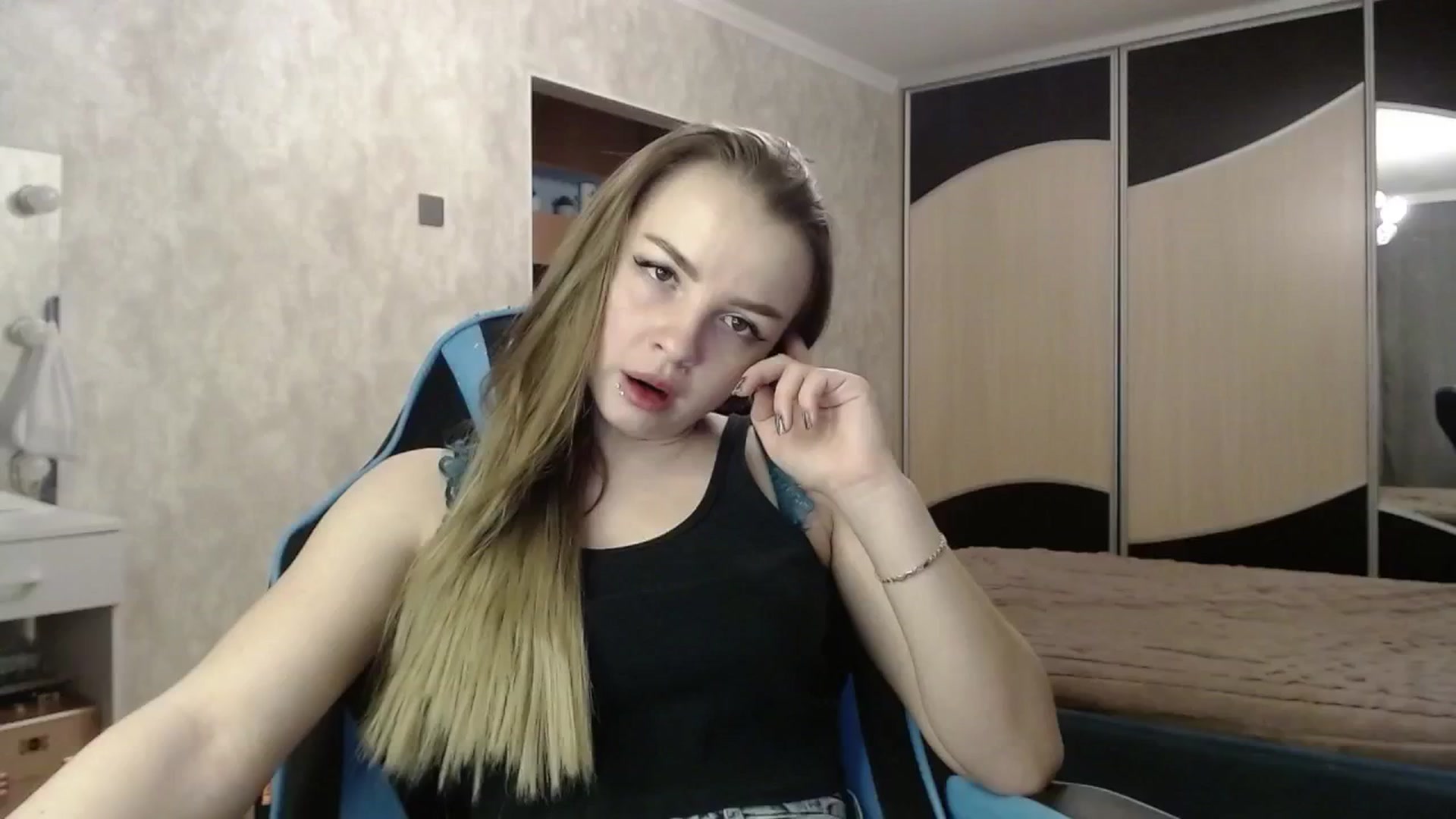 Gallery image thumbnail from Lio_noy's myfreecams stream on, 03/10/2025, 22:18 image 2 of 20