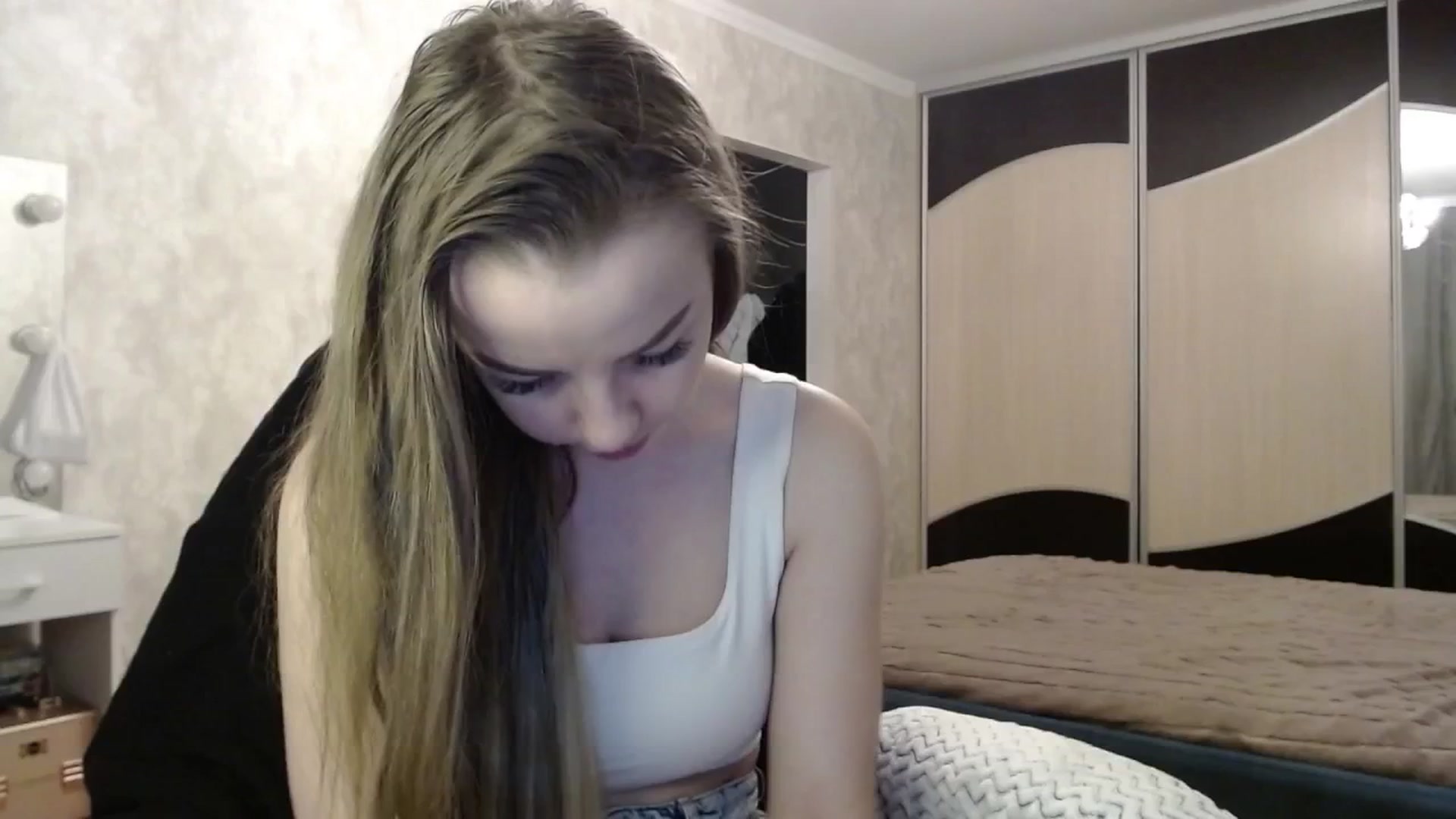 Gallery image thumbnail from Lio_noy's myfreecams stream on, 03/12/2025, 01:13 image 16 of 20