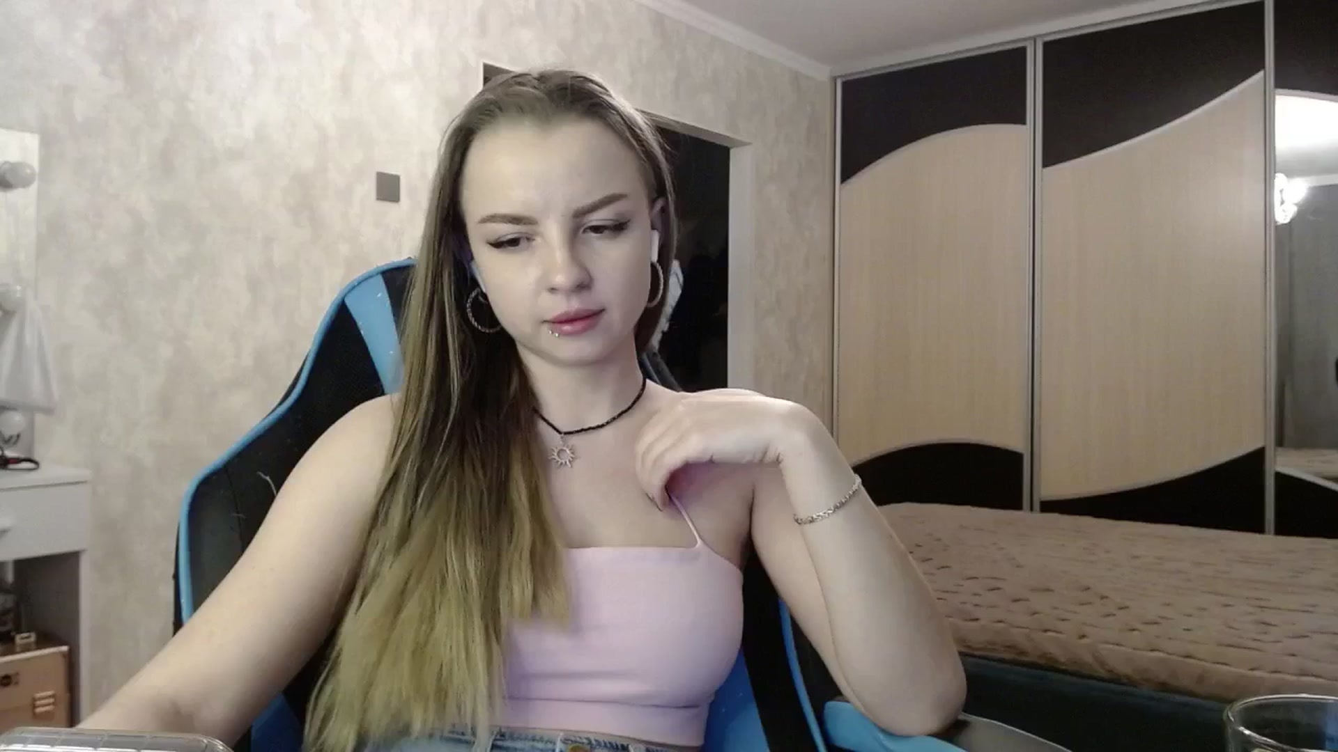 Gallery image thumbnail from Lio_noy's myfreecams stream on, 03/16/2025, 22:53 image 5 of 20