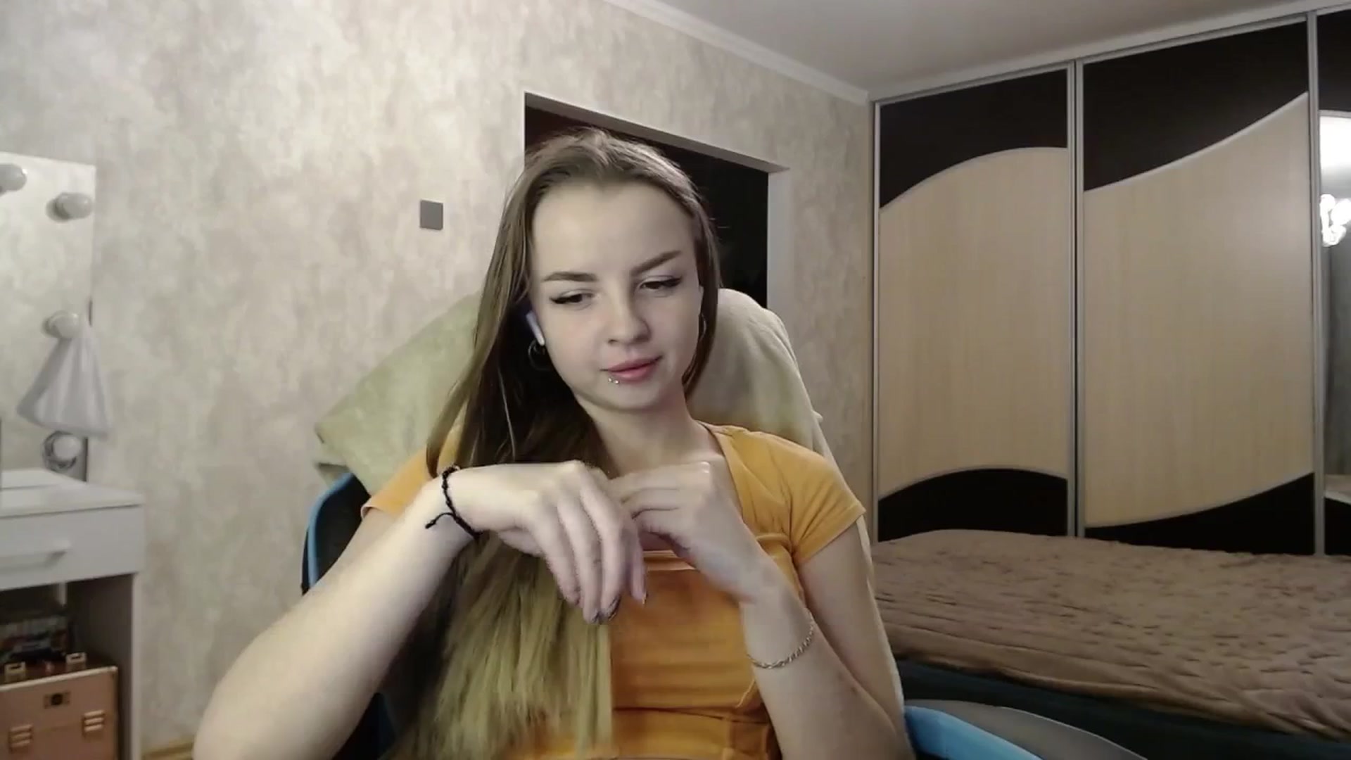 Gallery image thumbnail from Lio_noy's myfreecams stream on, 03/18/2025, 23:46 image 17 of 20