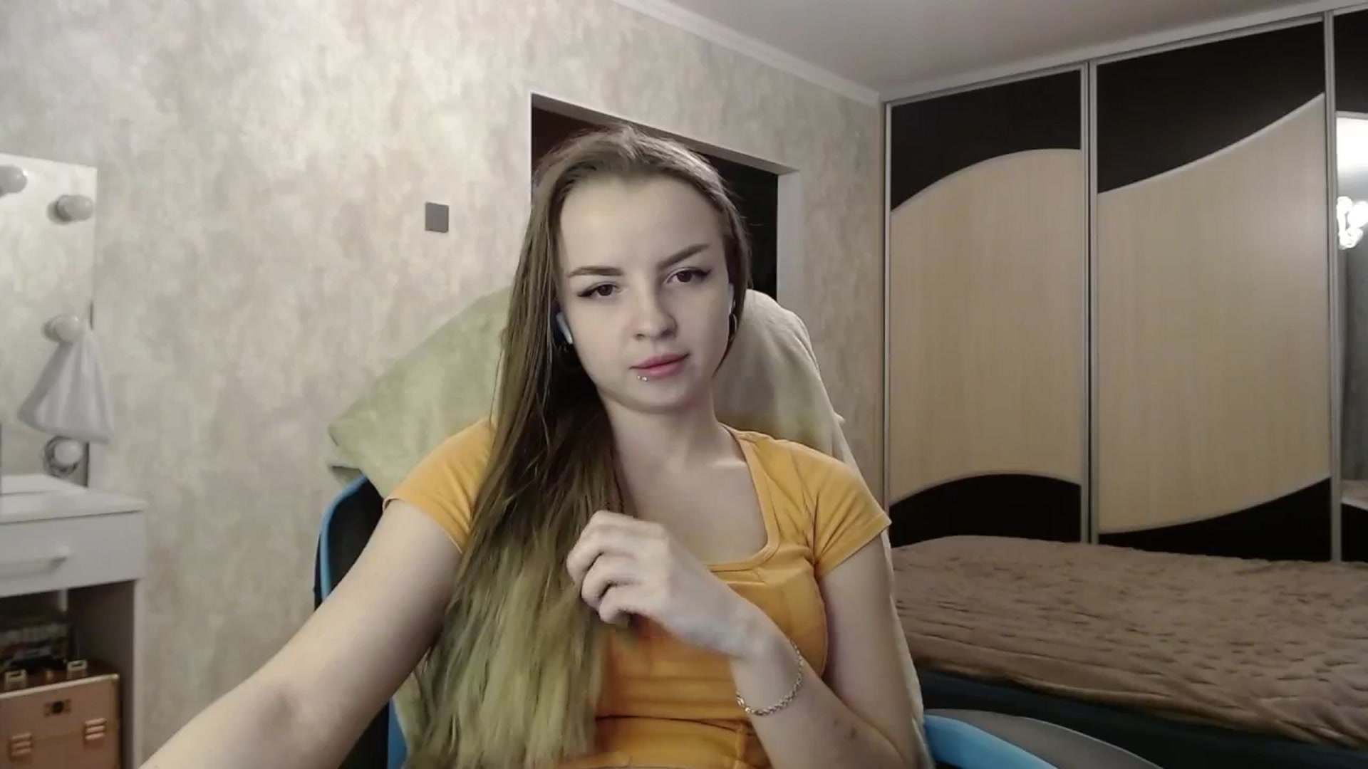 Gallery image thumbnail from Lio_noy's myfreecams stream on, 03/18/2025, 23:46 image 12 of 20