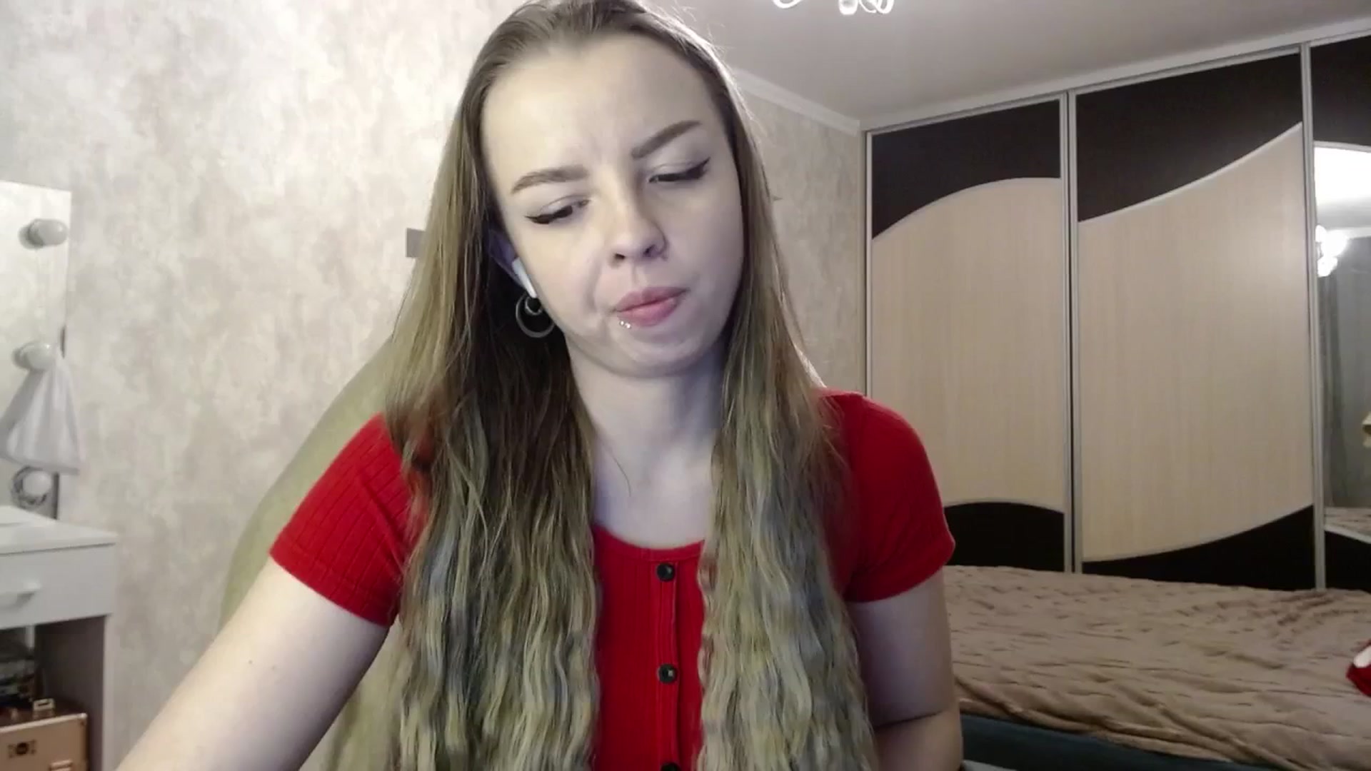 Gallery image thumbnail from Lio_noy's myfreecams stream on, 03/19/2025, 23:43 image 17 of 20