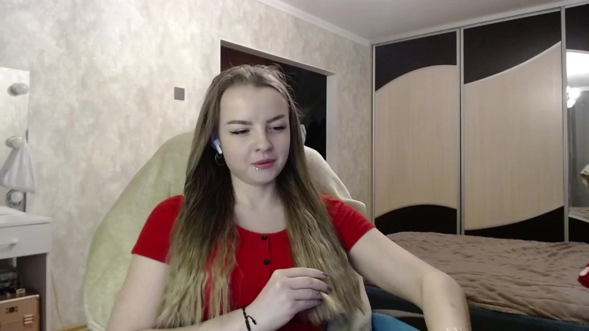 Gallery image thumbnail from Lio_noy's myfreecams stream on, 03/20/2025, 24:46 image 13 of 20