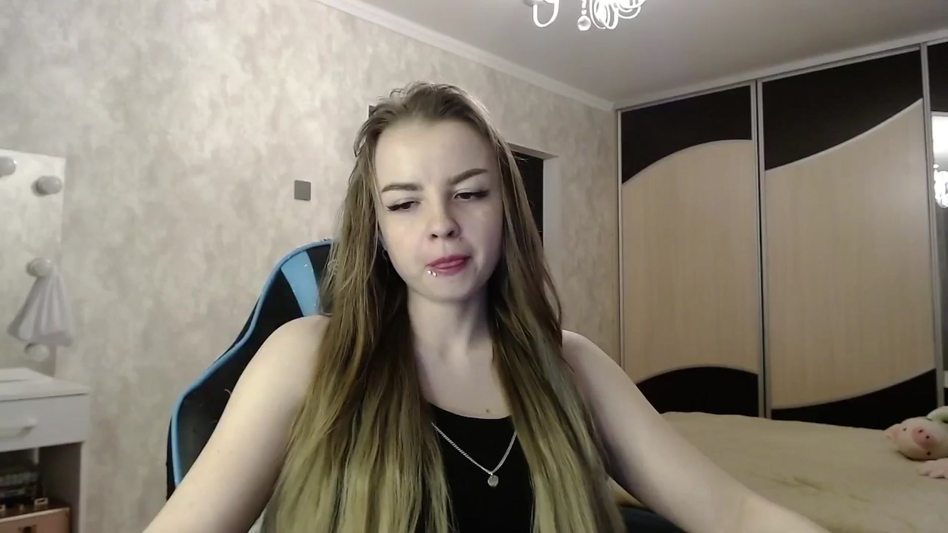 Gallery image thumbnail from Lio_noy's myfreecams stream on, 04/08/2025, 23:01 image 2 of 20