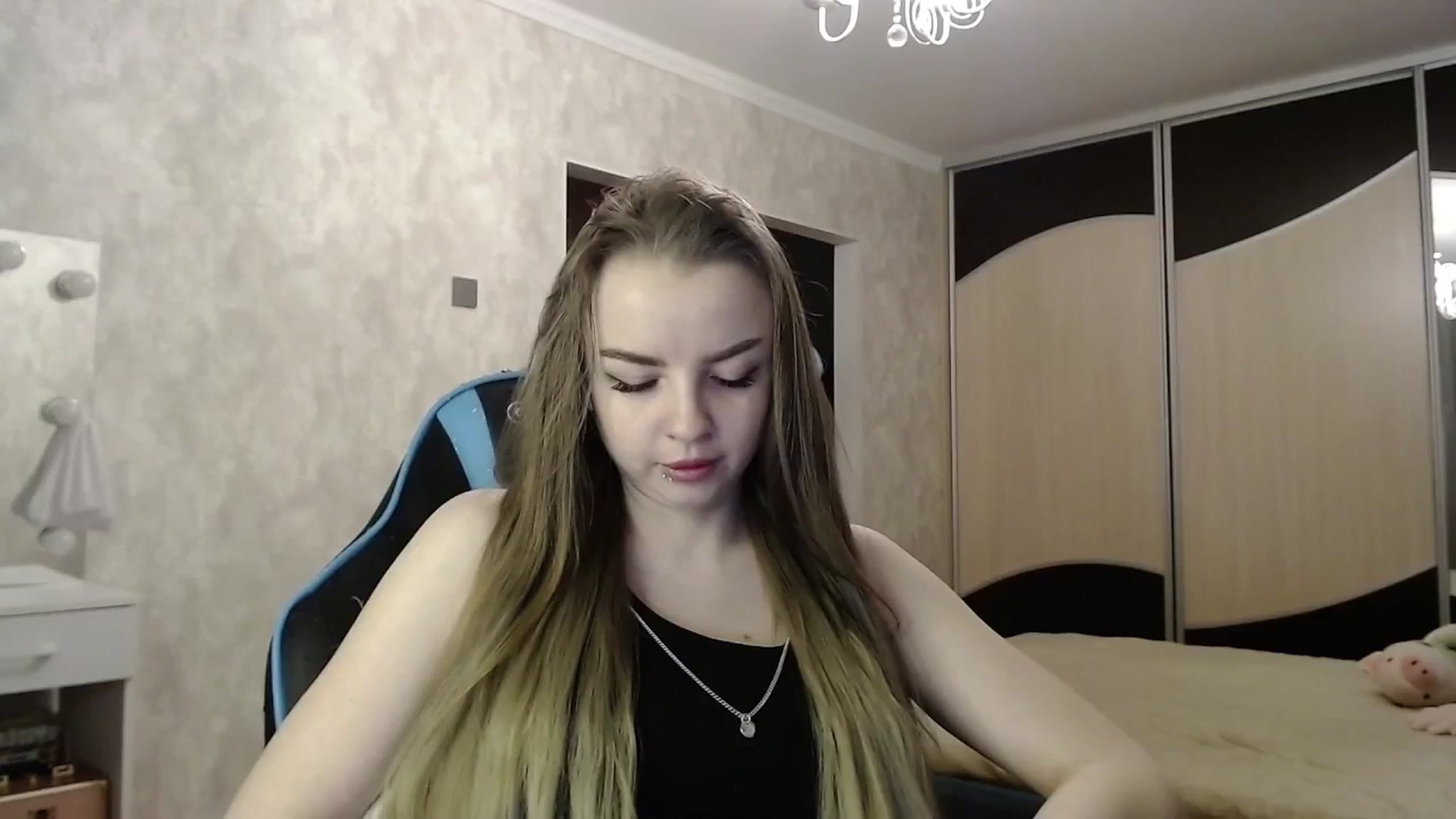 Gallery image thumbnail from Lio_noy's myfreecams stream on, 04/08/2025, 23:01 image 1 of 20