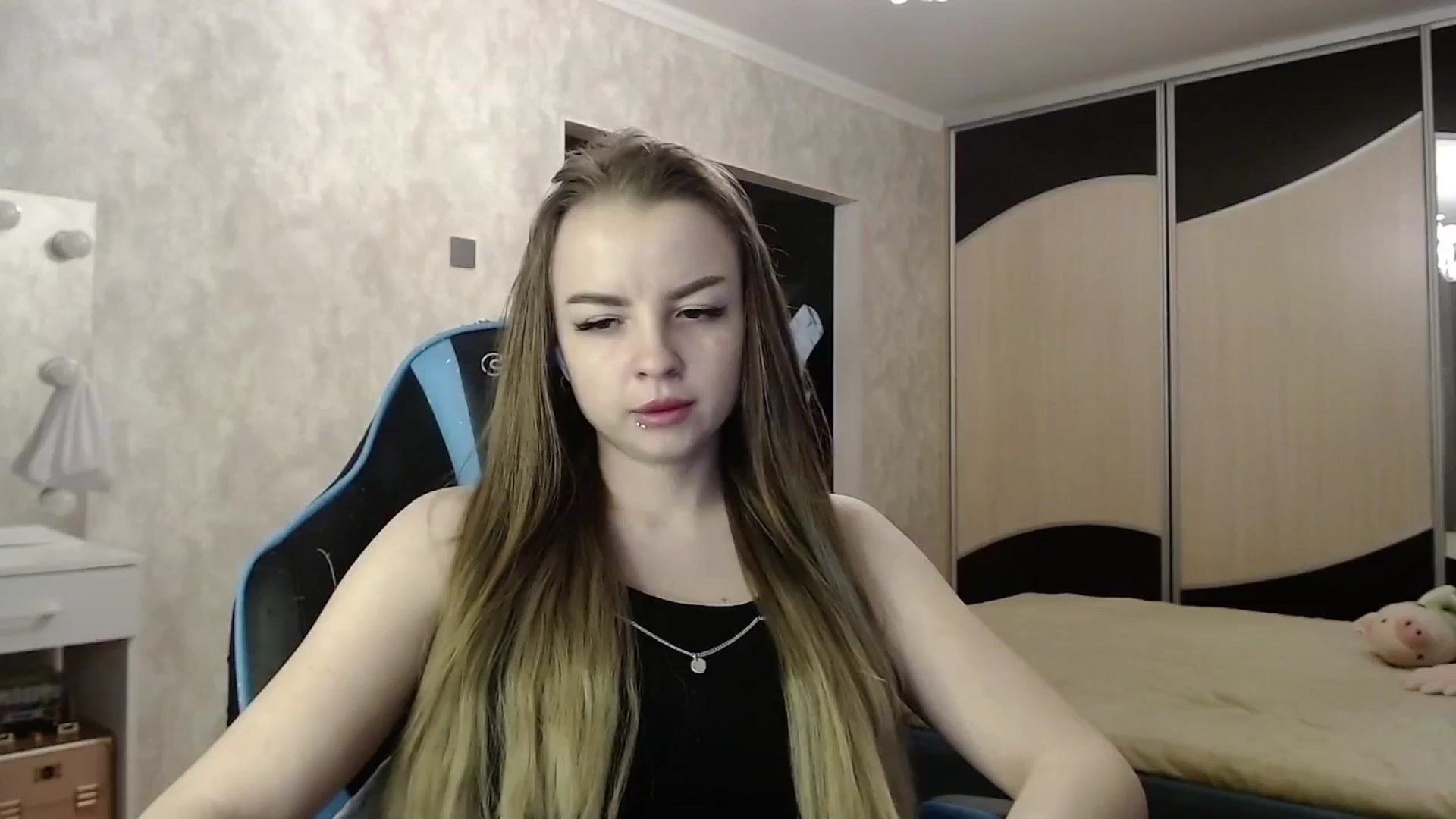 Gallery image thumbnail from Lio_noy's myfreecams stream on, 04/08/2025, 23:01 image 14 of 20
