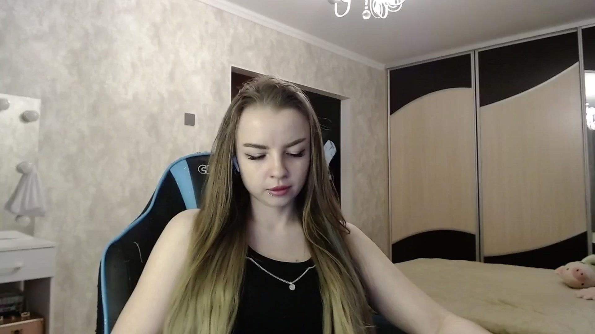 Gallery image thumbnail from Lio_noy's myfreecams stream on, 04/08/2025, 23:01 image 7 of 20
