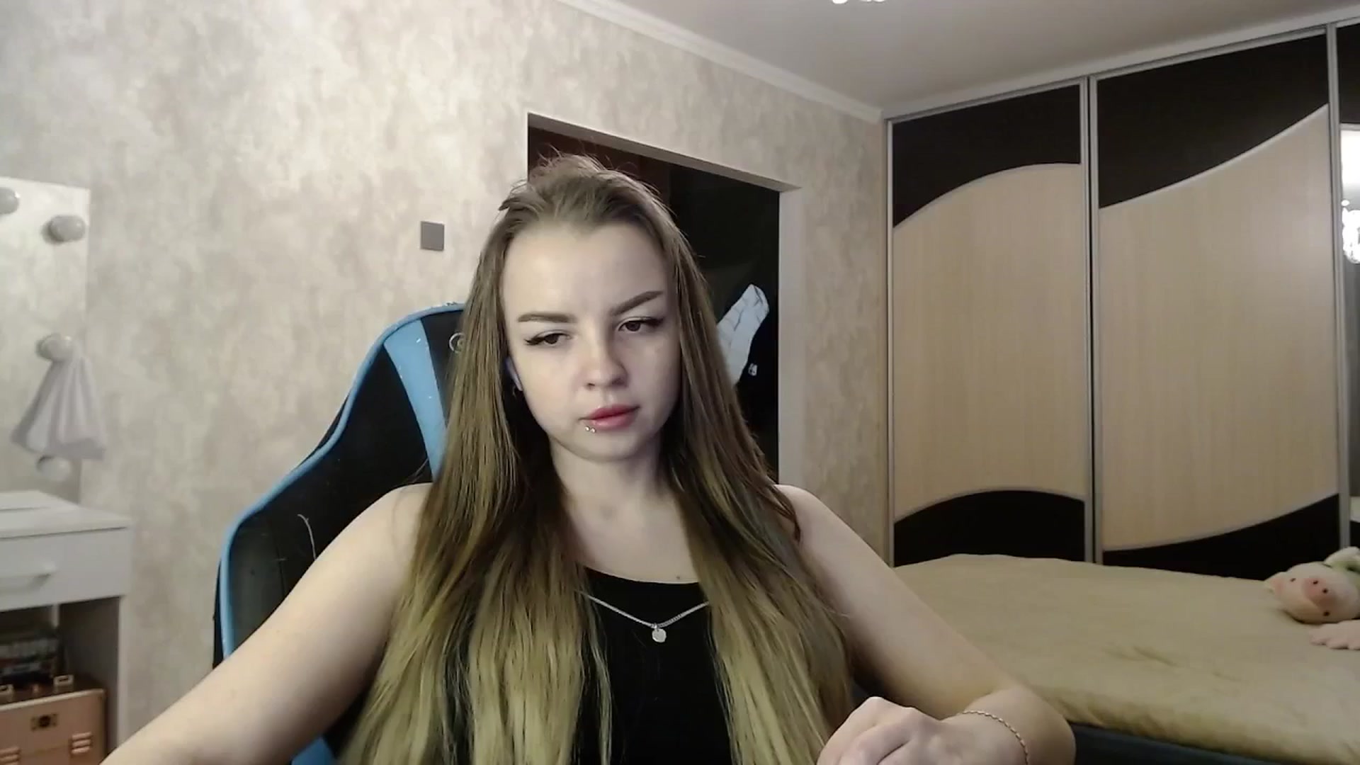 Gallery image thumbnail from Lio_noy's myfreecams stream on, 04/08/2025, 23:01 image 20 of 20
