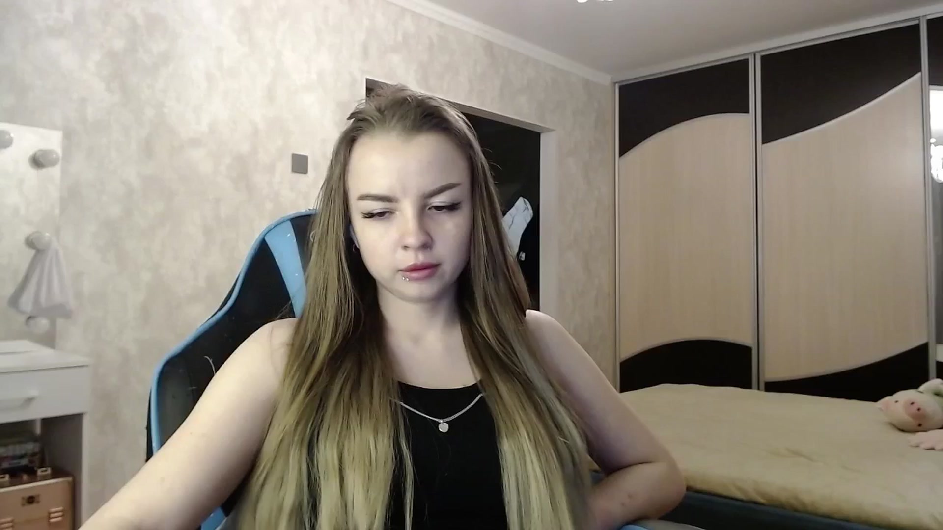 Gallery image thumbnail from Lio_noy's myfreecams stream on, 04/08/2025, 23:01 image 15 of 20