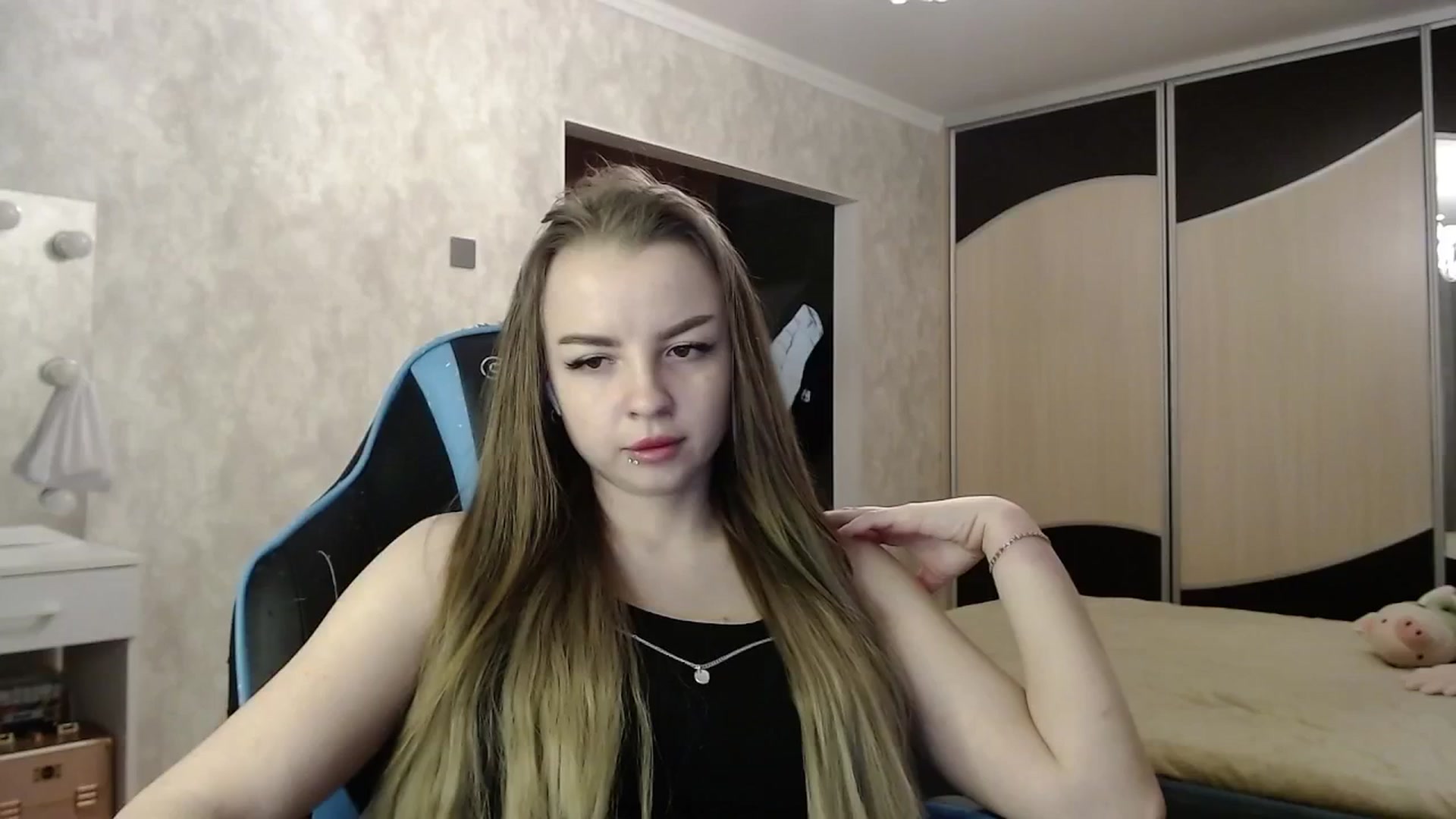 Gallery image thumbnail from Lio_noy's myfreecams stream on, 04/08/2025, 23:01 image 19 of 20