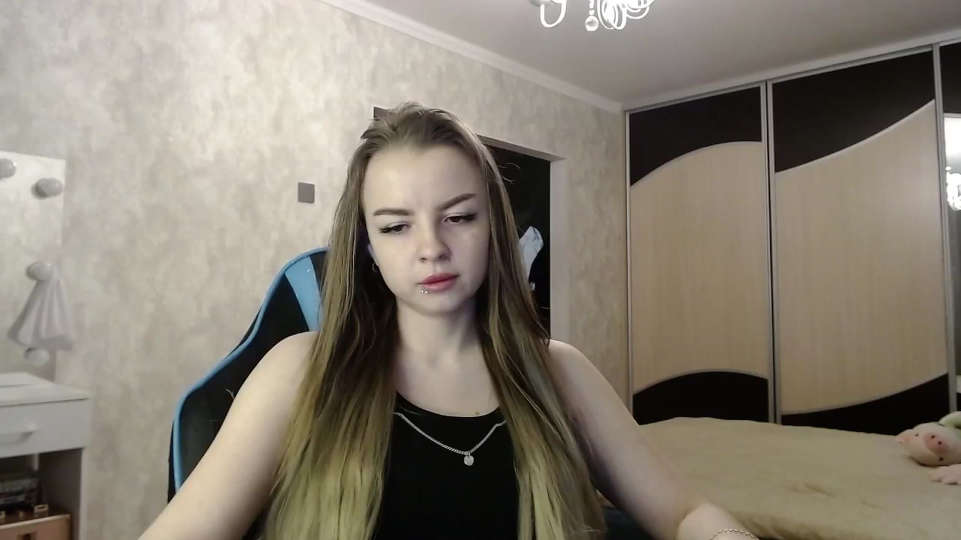 Gallery image thumbnail from Lio_noy's myfreecams stream on, 04/08/2025, 23:01 image 5 of 20