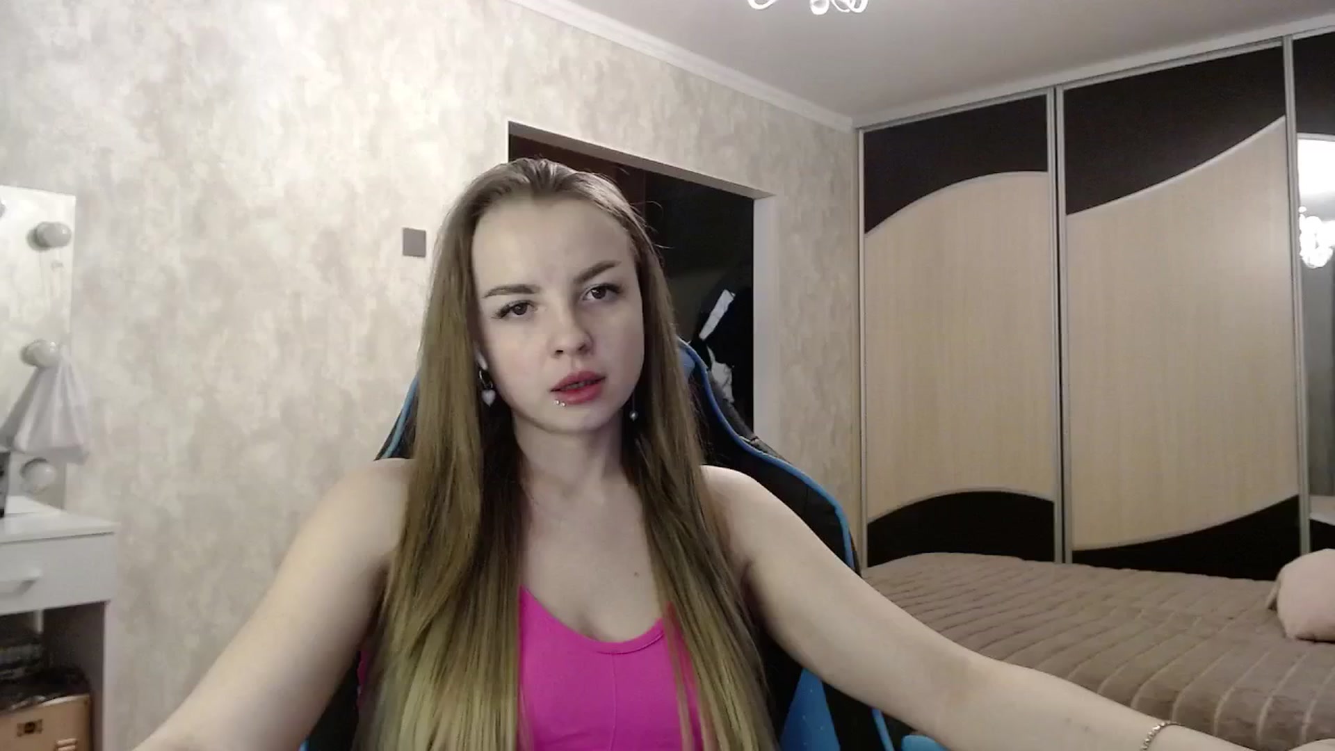 Gallery image thumbnail from Lio_noy's myfreecams stream on, 04/15/2025, 21:53 image 3 of 20