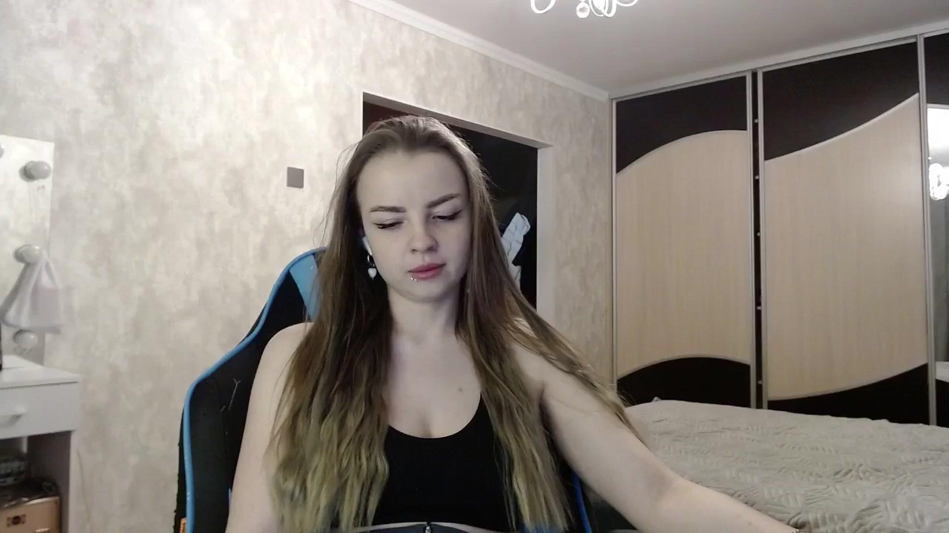 Gallery image thumbnail from Lio_noy's myfreecams stream on, 04/17/2025, 23:36 image 3 of 20