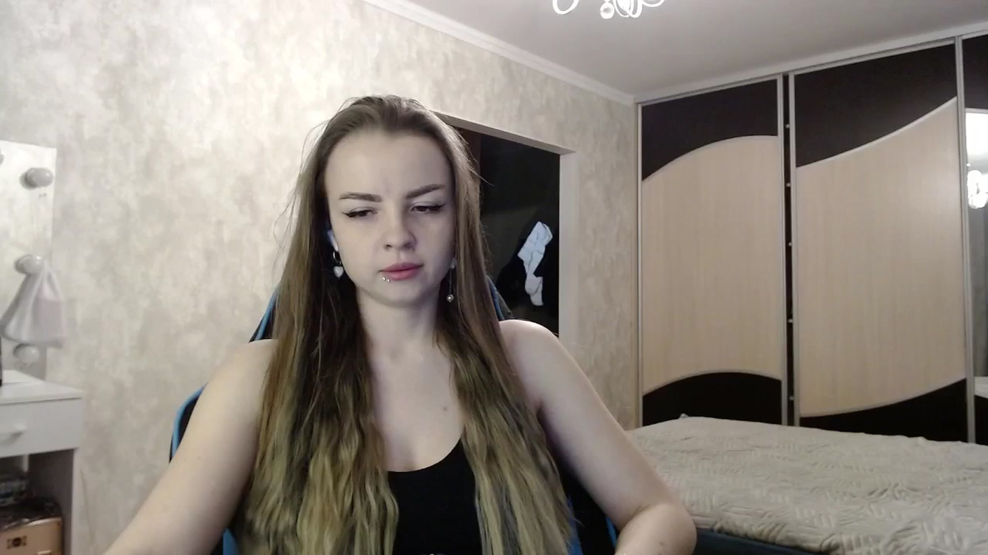 Gallery image thumbnail from Lio_noy's myfreecams stream on, 04/17/2025, 23:36 image 8 of 20