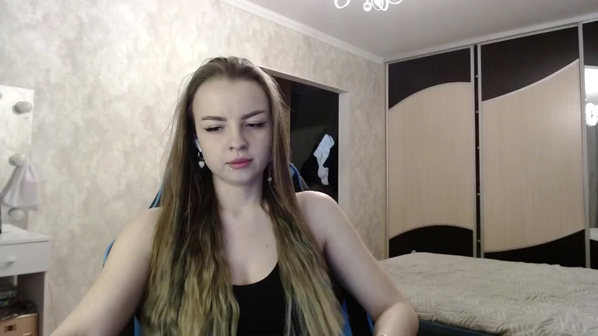 Gallery image thumbnail from Lio_noy's myfreecams stream on, 04/17/2025, 23:36 image 7 of 20