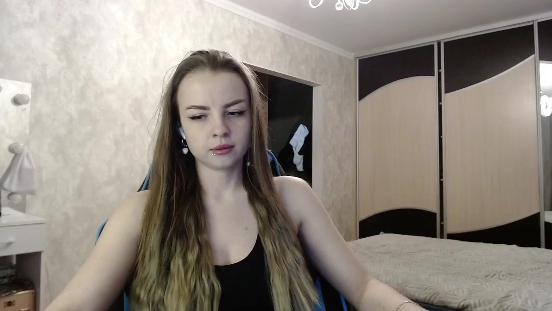 Gallery image thumbnail from Lio_noy's myfreecams stream on, 04/17/2025, 23:36 image 6 of 20