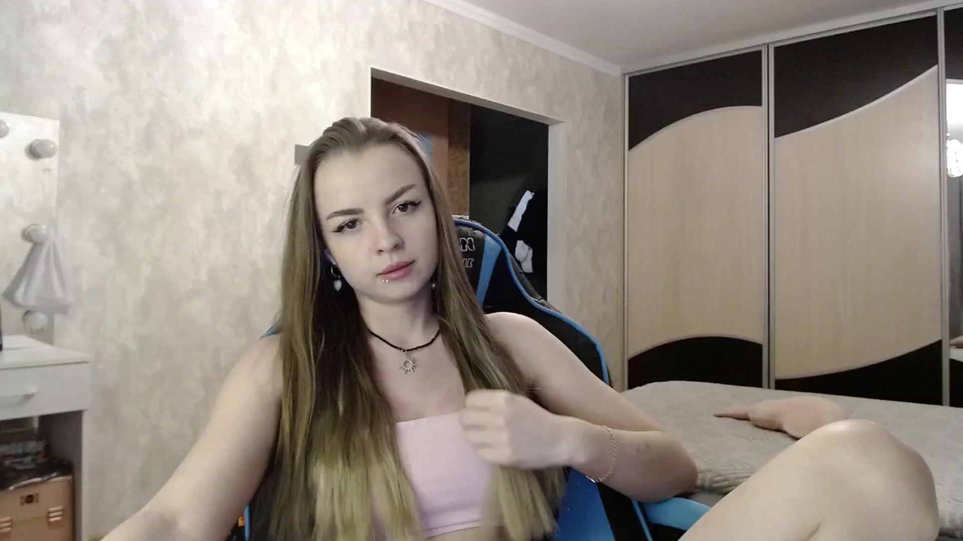 Gallery image thumbnail from Lio_noy's myfreecams stream on, 04/21/2025, 21:53 image 4 of 20
