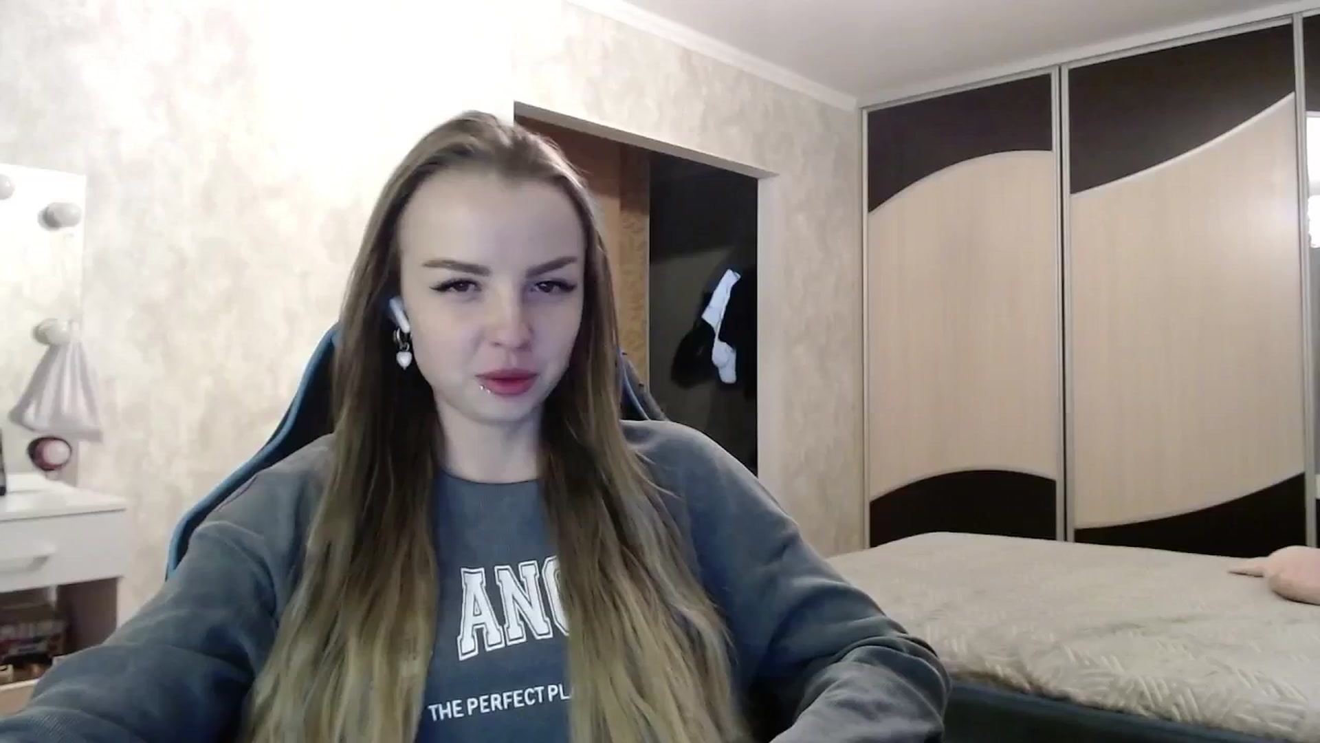 Gallery image thumbnail from Lio_noy's myfreecams stream on, 04/26/2025, 23:46 image 15 of 20