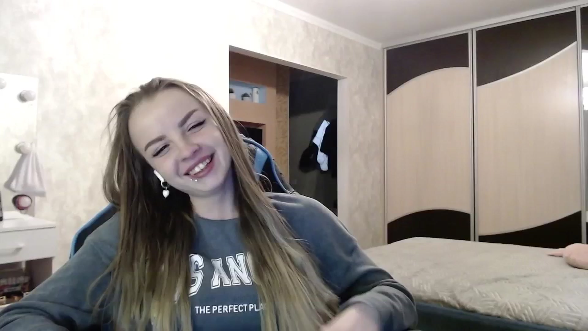 Gallery image thumbnail from Lio_noy's myfreecams stream on, 04/26/2025, 23:46 image 17 of 20