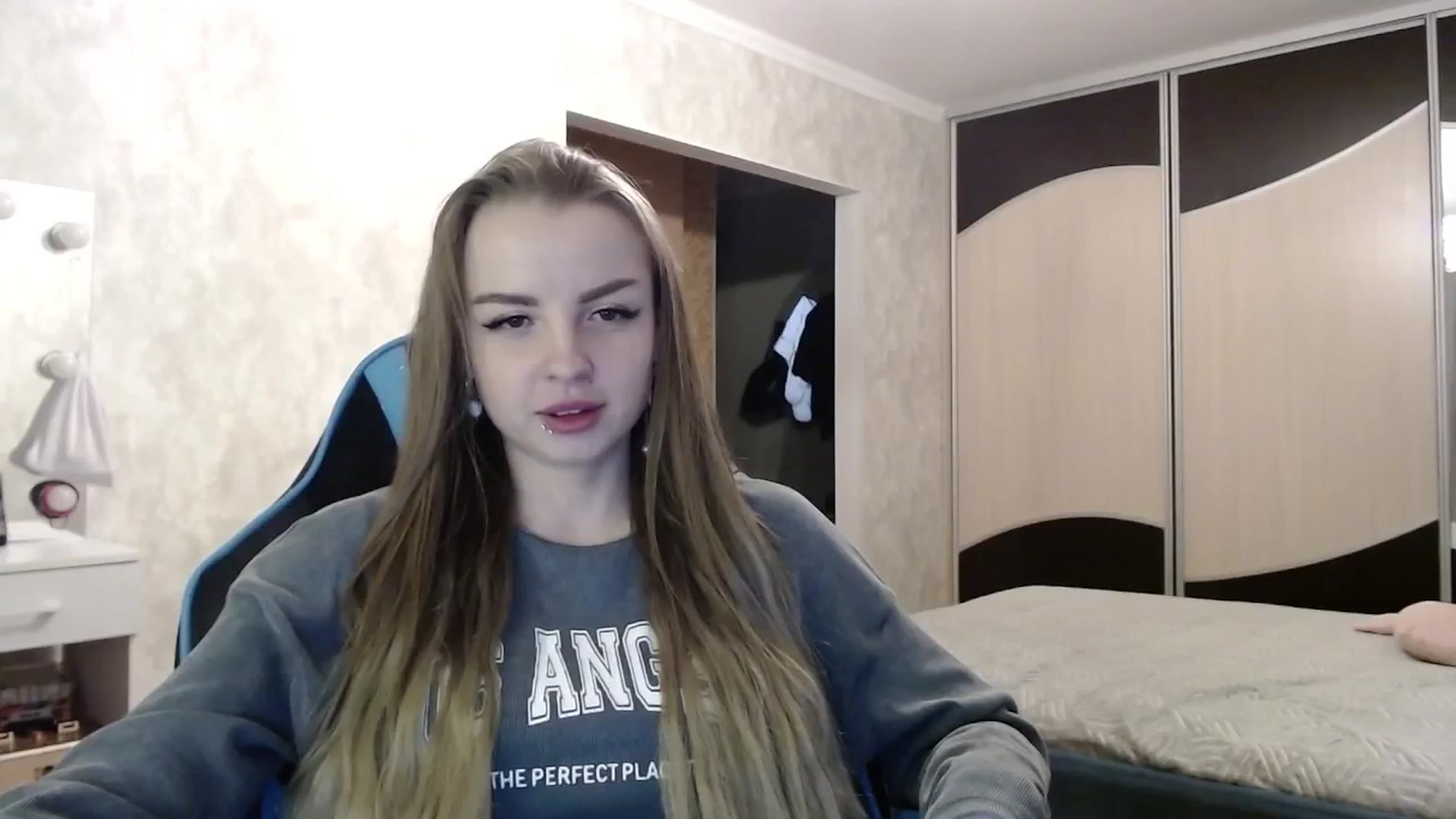 Gallery image thumbnail from Lio_noy's myfreecams stream on, 04/26/2025, 23:46 image 6 of 20