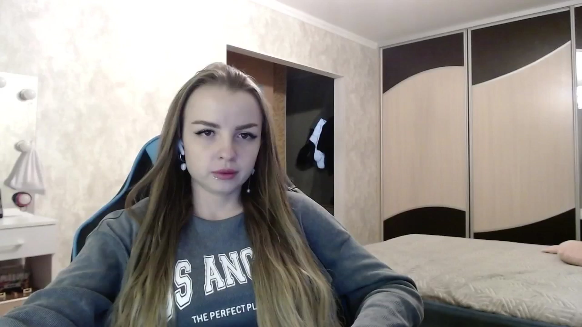 Gallery image thumbnail from Lio_noy's myfreecams stream on, 04/26/2025, 23:46 image 13 of 20