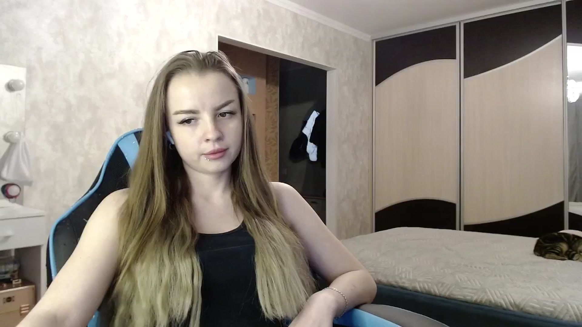 Gallery image thumbnail from Lio_noy's myfreecams stream on, 04/27/2025, 22:32 image 11 of 20