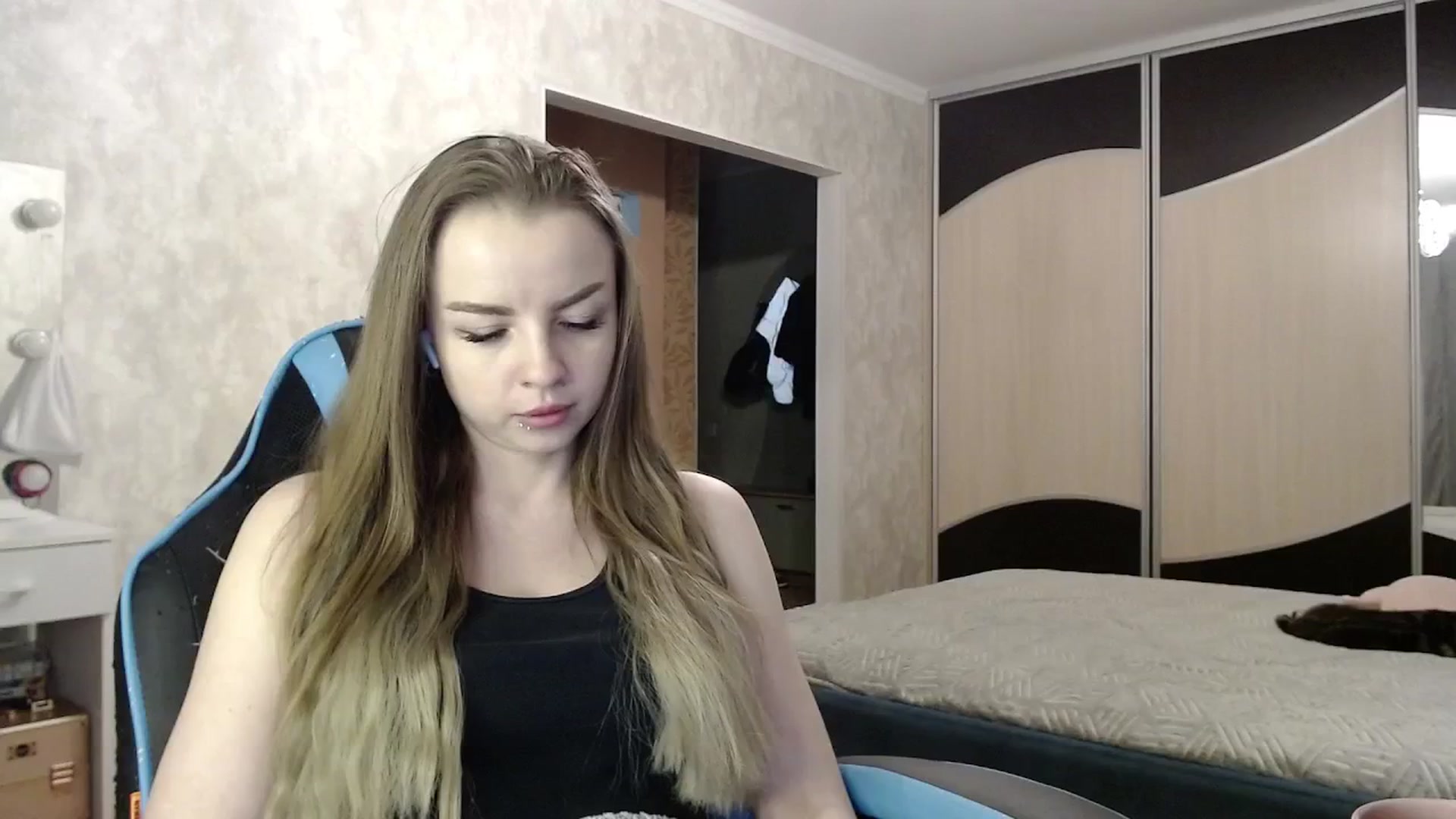 Gallery image thumbnail from Lio_noy's myfreecams stream on, 04/27/2025, 22:32 image 17 of 20