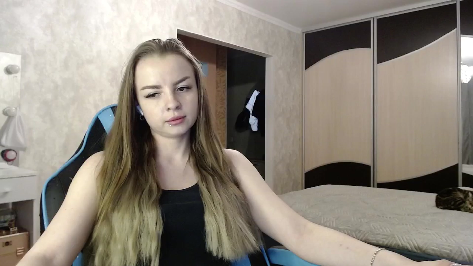 Gallery image thumbnail from Lio_noy's myfreecams stream on, 04/27/2025, 22:32 image 7 of 20