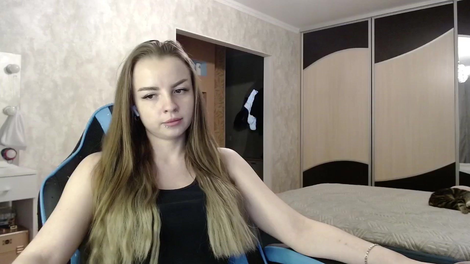 Gallery image thumbnail from Lio_noy's myfreecams stream on, 04/27/2025, 22:32 image 14 of 20