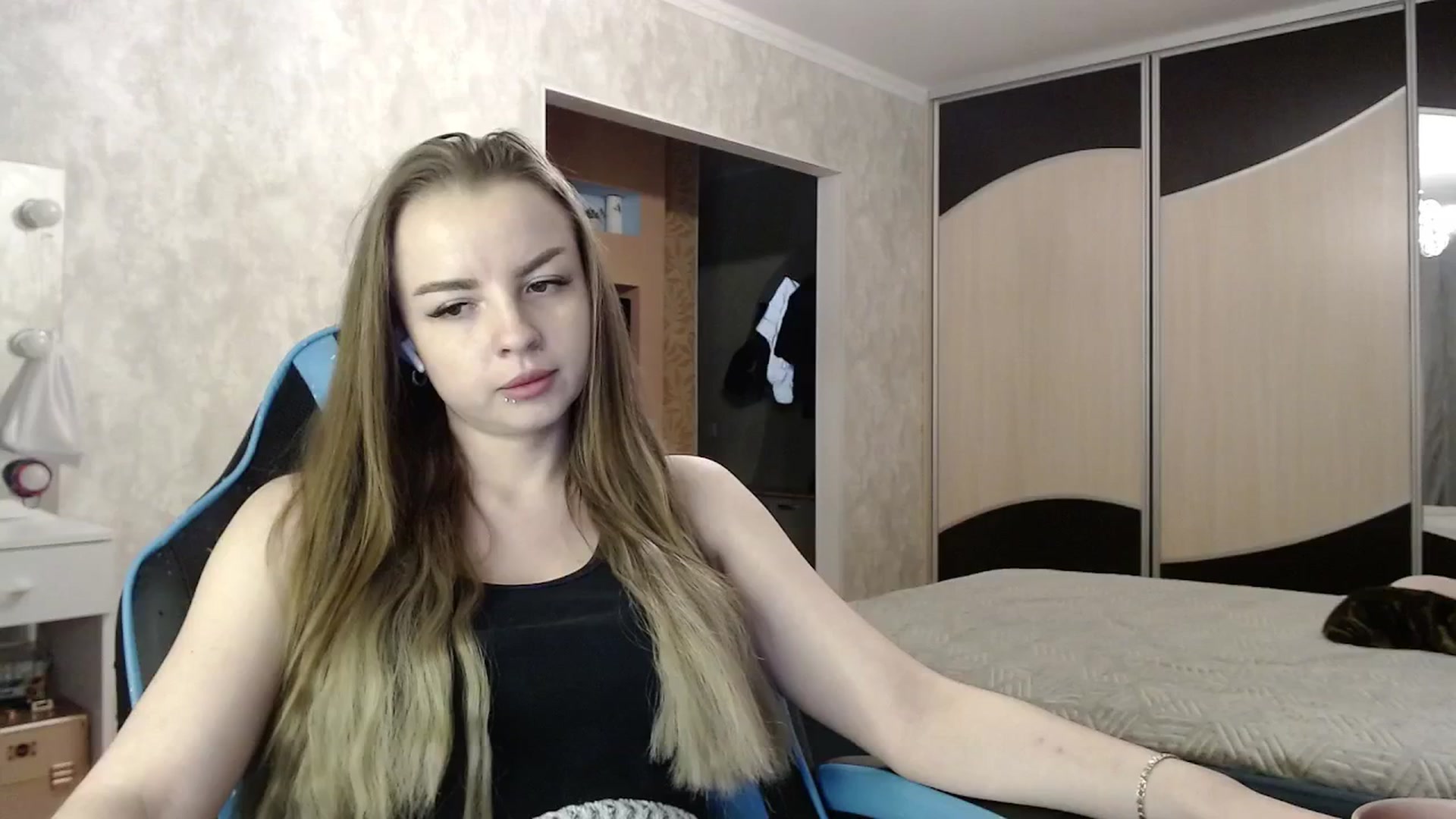 Gallery image thumbnail from Lio_noy's myfreecams stream on, 04/27/2025, 22:32 image 16 of 20