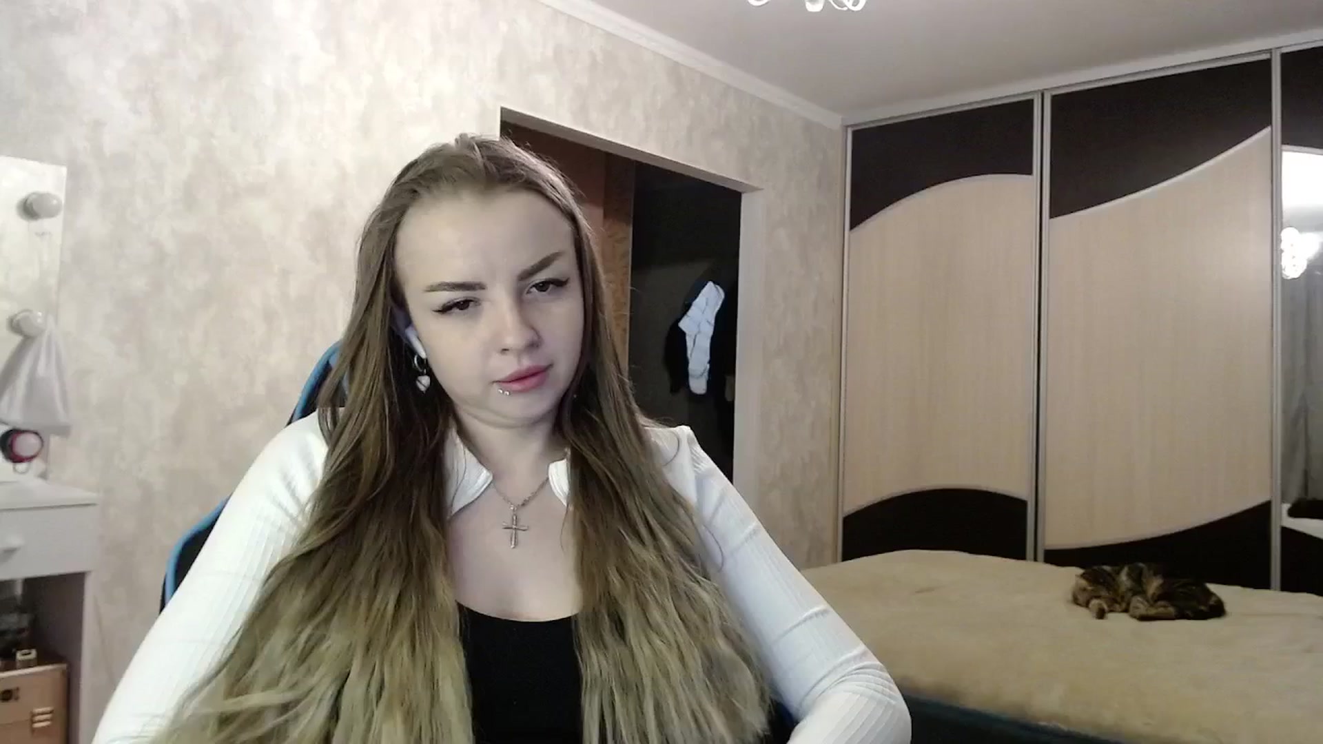Gallery image thumbnail from Lio_noy's myfreecams stream on, 05/02/2025, 22:55 image 17 of 20