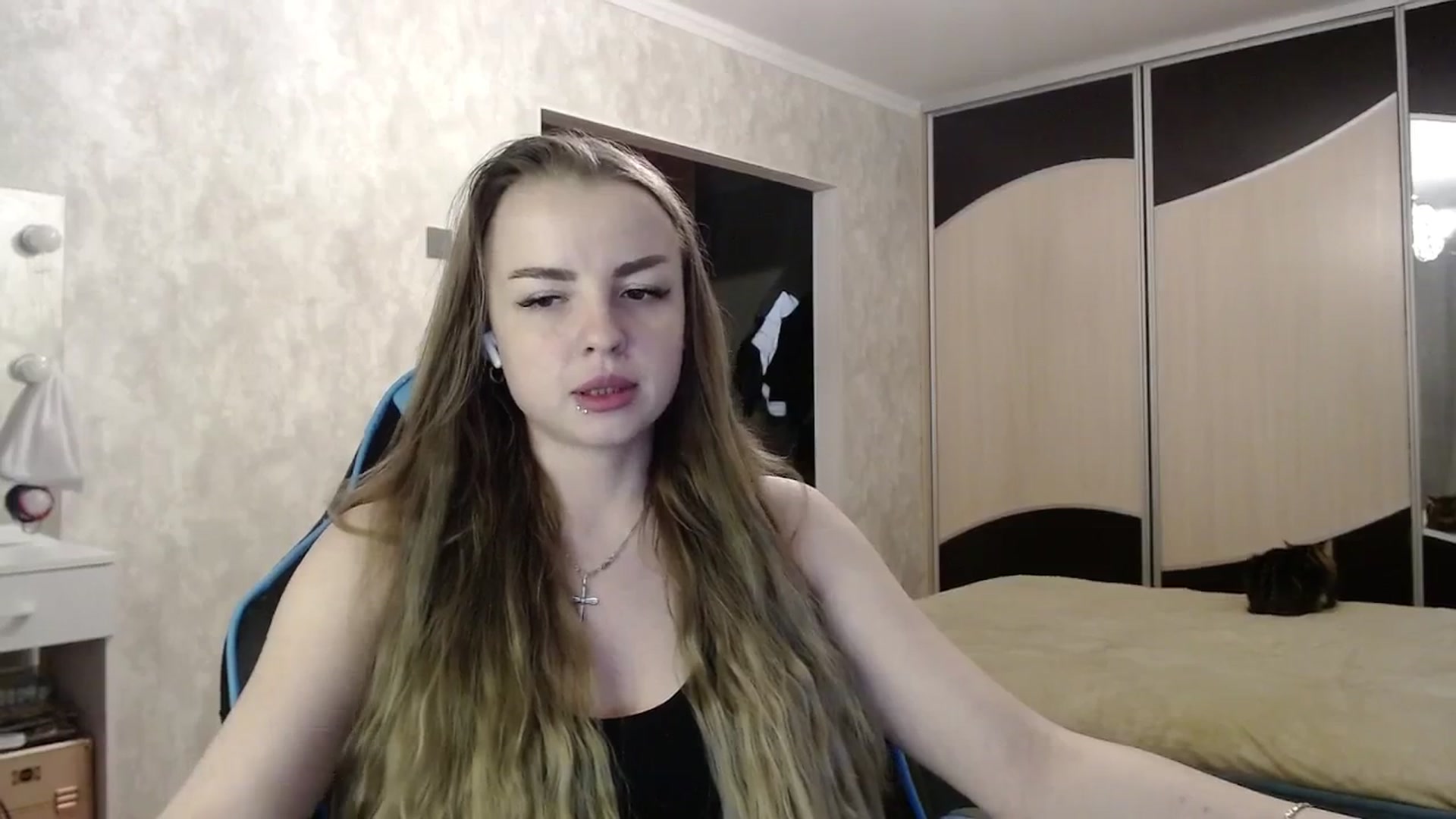 Gallery image thumbnail from Lio_noy's myfreecams stream on, 05/03/2025, 22:17 image 8 of 20