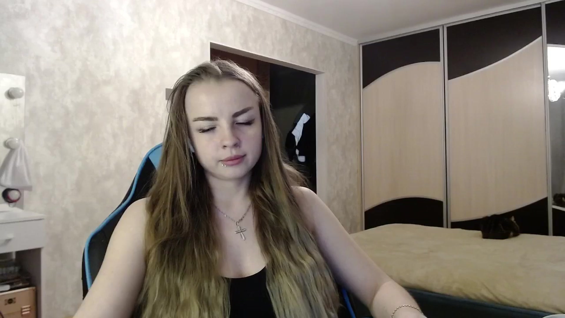 Gallery image thumbnail from Lio_noy's myfreecams stream on, 05/03/2025, 22:17 image 16 of 20