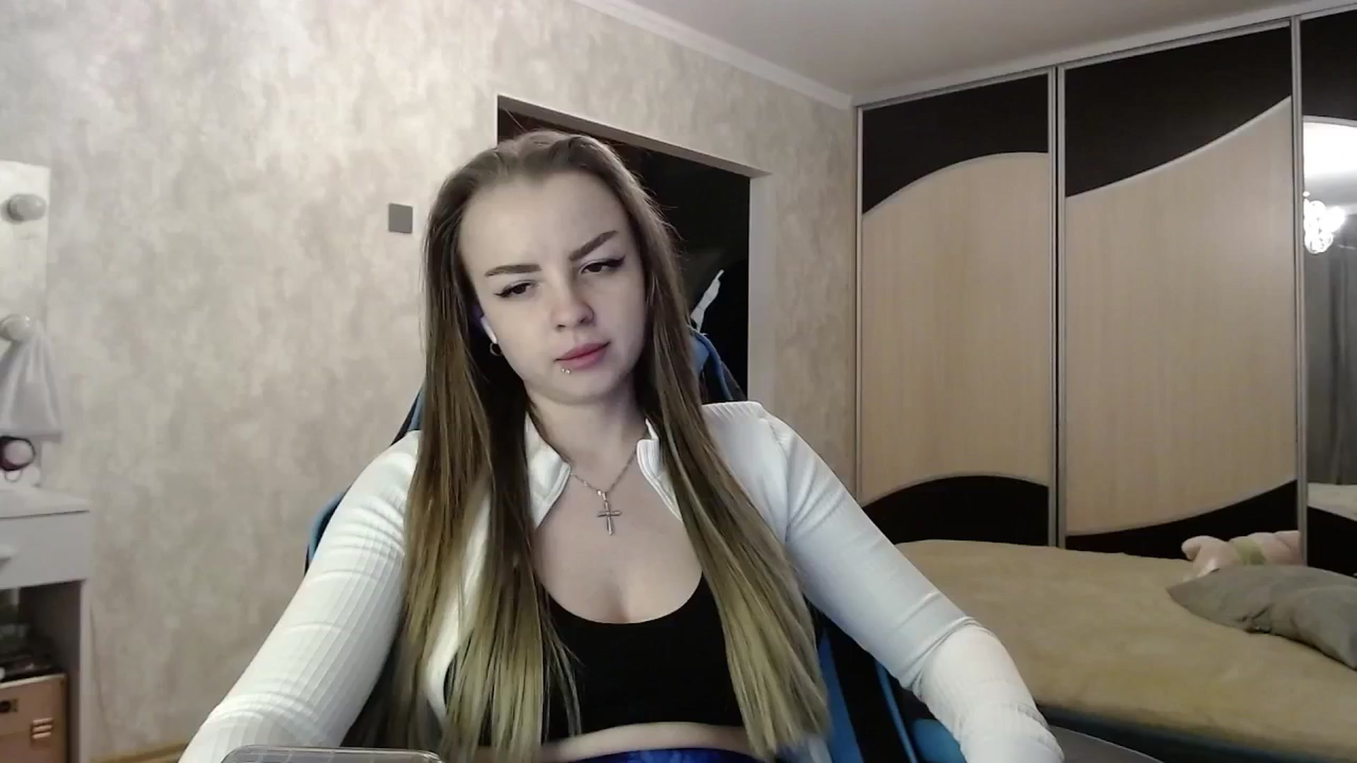 Gallery image thumbnail from Lio_noy's myfreecams stream on, 05/06/2025, 22:01 image 3 of 20