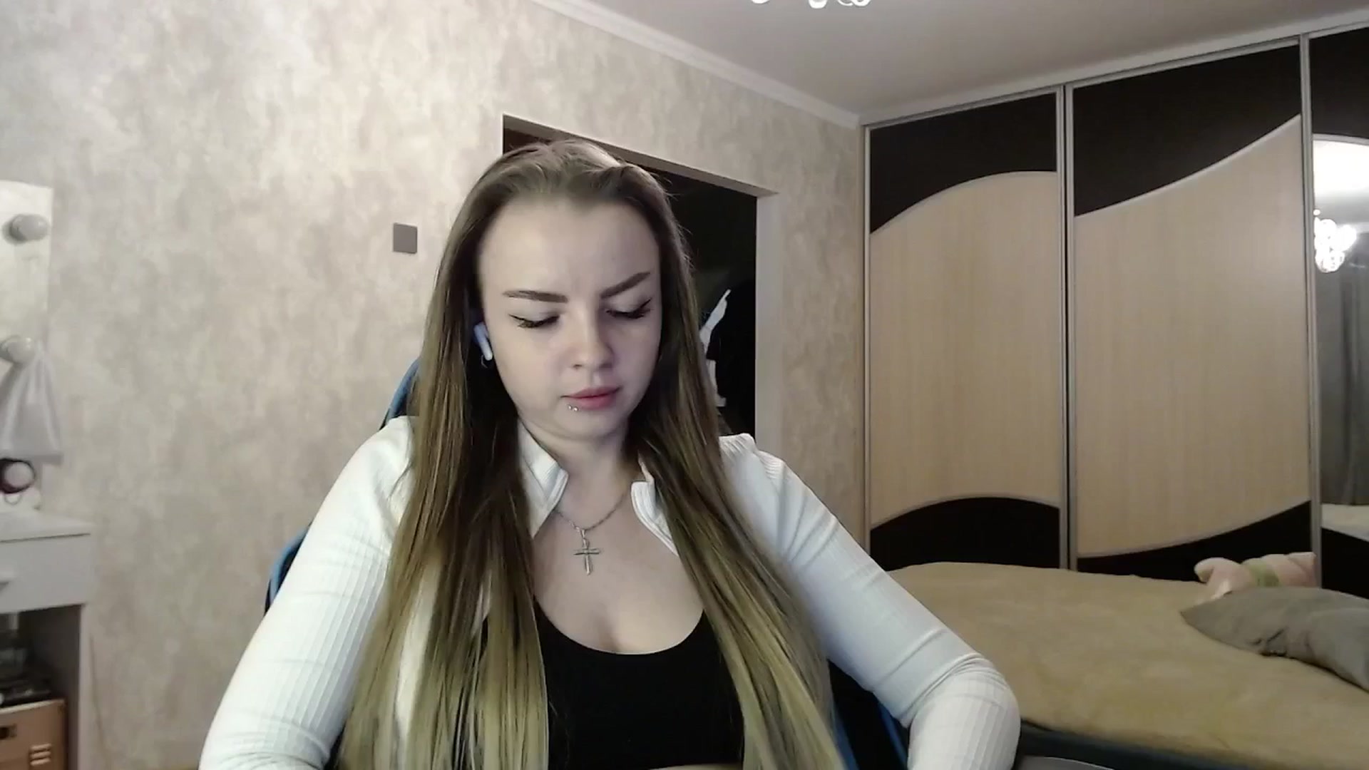 Gallery image thumbnail from Lio_noy's myfreecams stream on, 05/06/2025, 22:01 image 15 of 20