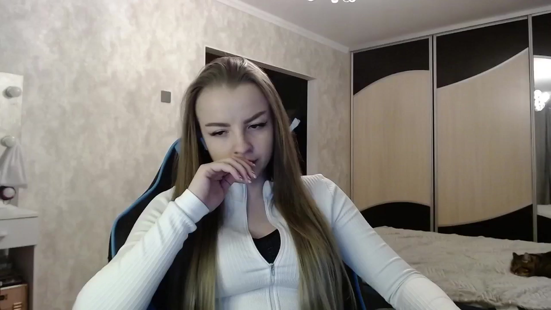 Gallery image thumbnail from Lio_noy's myfreecams stream on, 05/09/2025, 22:07 image 9 of 20