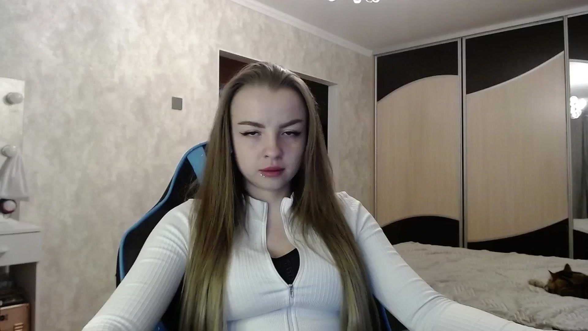 Gallery image thumbnail from Lio_noy's myfreecams stream on, 05/09/2025, 22:07 image 19 of 20