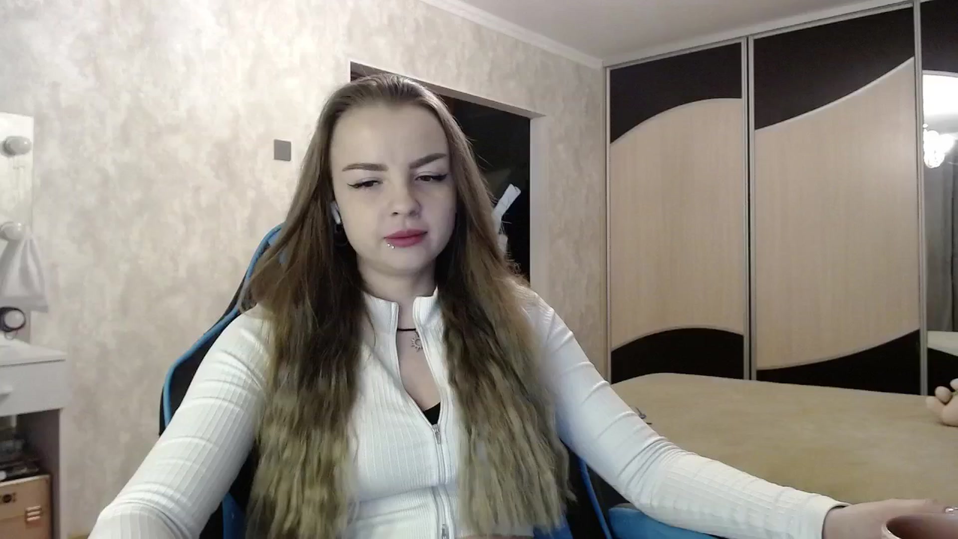 Gallery image thumbnail from Lio_noy's myfreecams stream on, 05/12/2025, 22:25 image 9 of 20