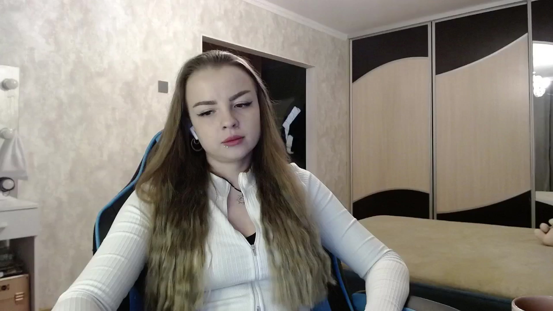 Gallery image thumbnail from Lio_noy's myfreecams stream on, 05/12/2025, 22:25 image 19 of 20