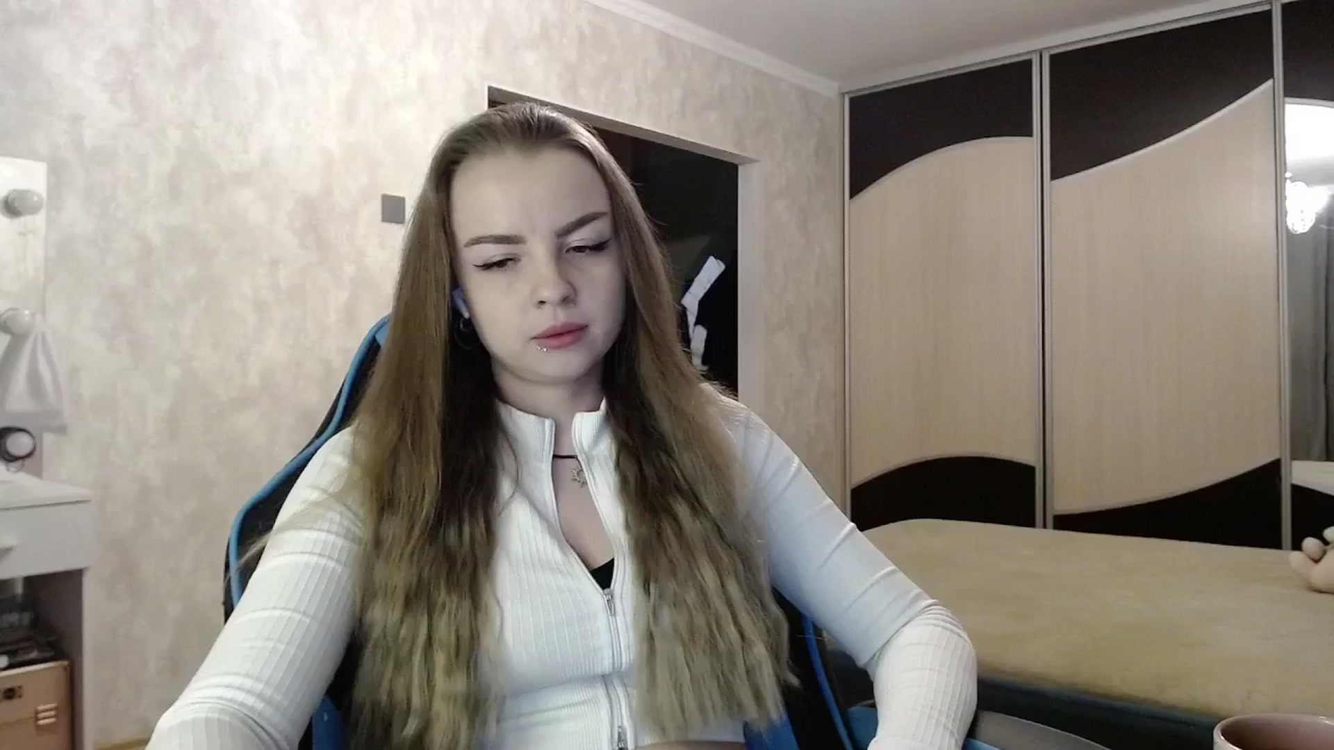 Gallery image thumbnail from Lio_noy's myfreecams stream on, 05/12/2025, 22:25 image 6 of 20