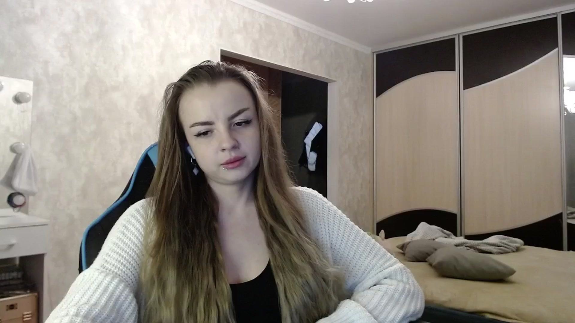 Gallery image thumbnail from Lio_noy's myfreecams stream on, 05/14/2025, 23:25 image 18 of 20