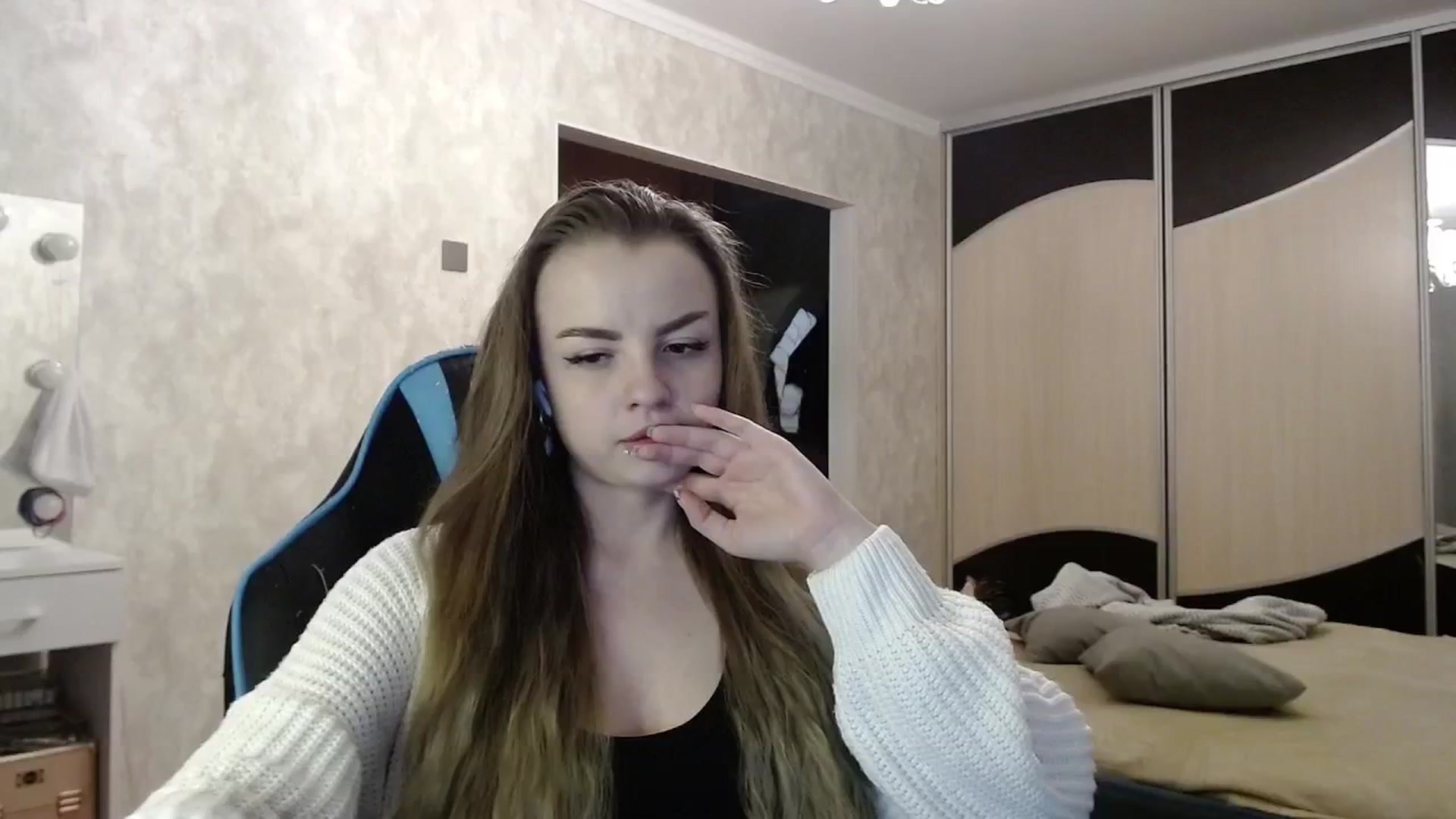 Gallery image thumbnail from Lio_noy's myfreecams stream on, 05/14/2025, 23:25 image 6 of 20