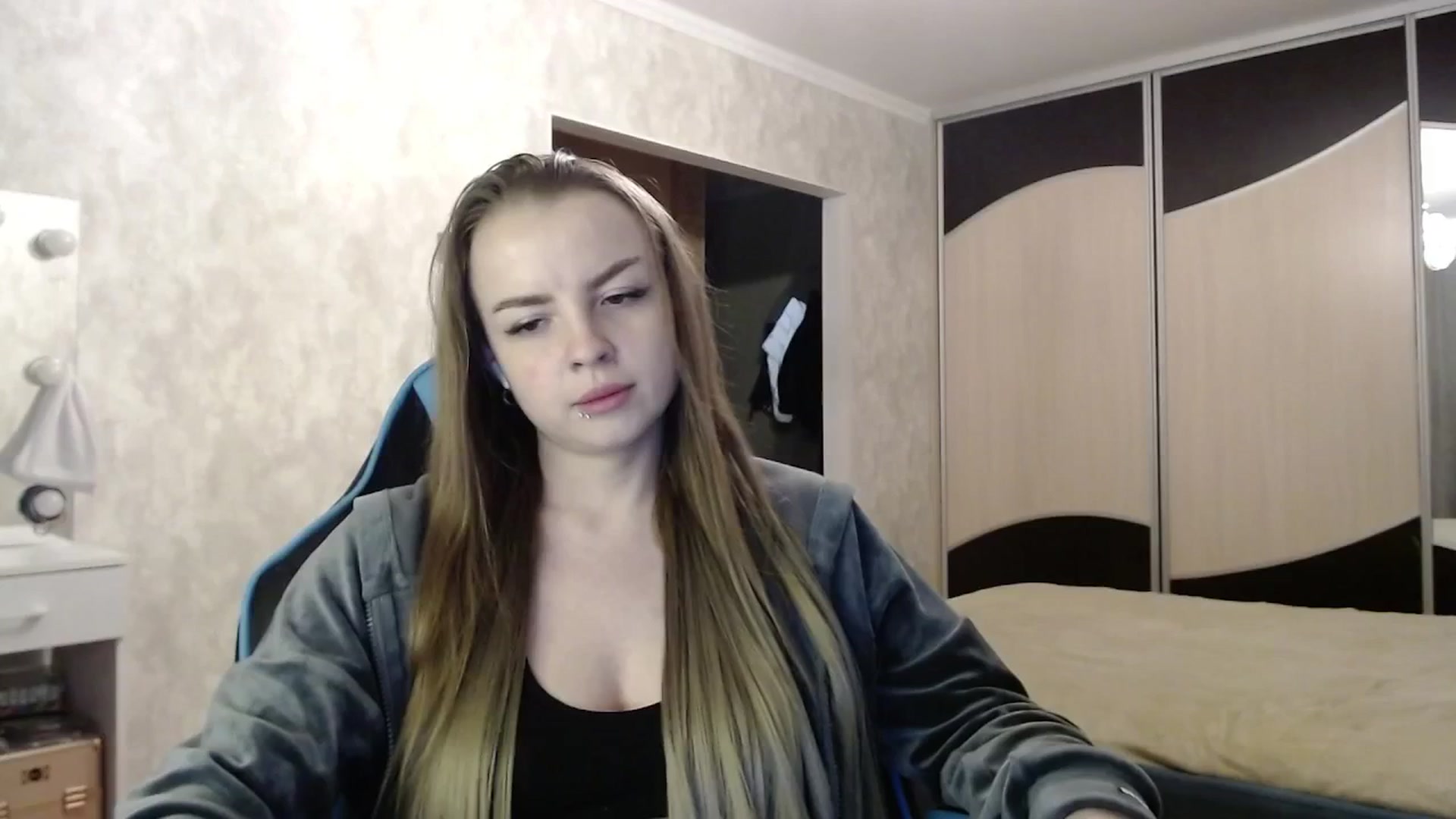 Gallery image thumbnail from Lio_noy's myfreecams stream on, 05/15/2025, 22:54 image 4 of 20