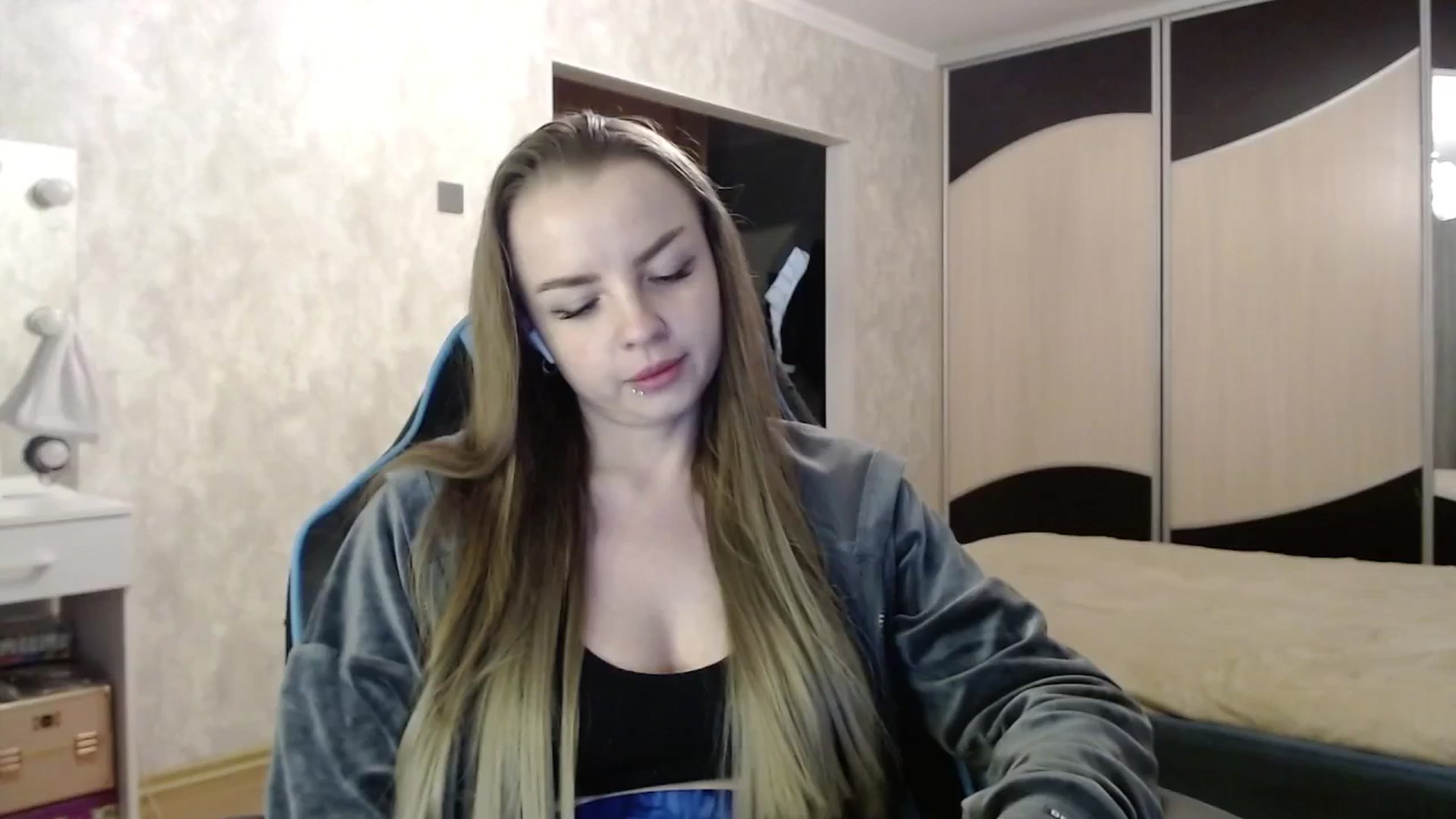 Gallery image thumbnail from Lio_noy's myfreecams stream on, 05/15/2025, 22:54 image 14 of 20