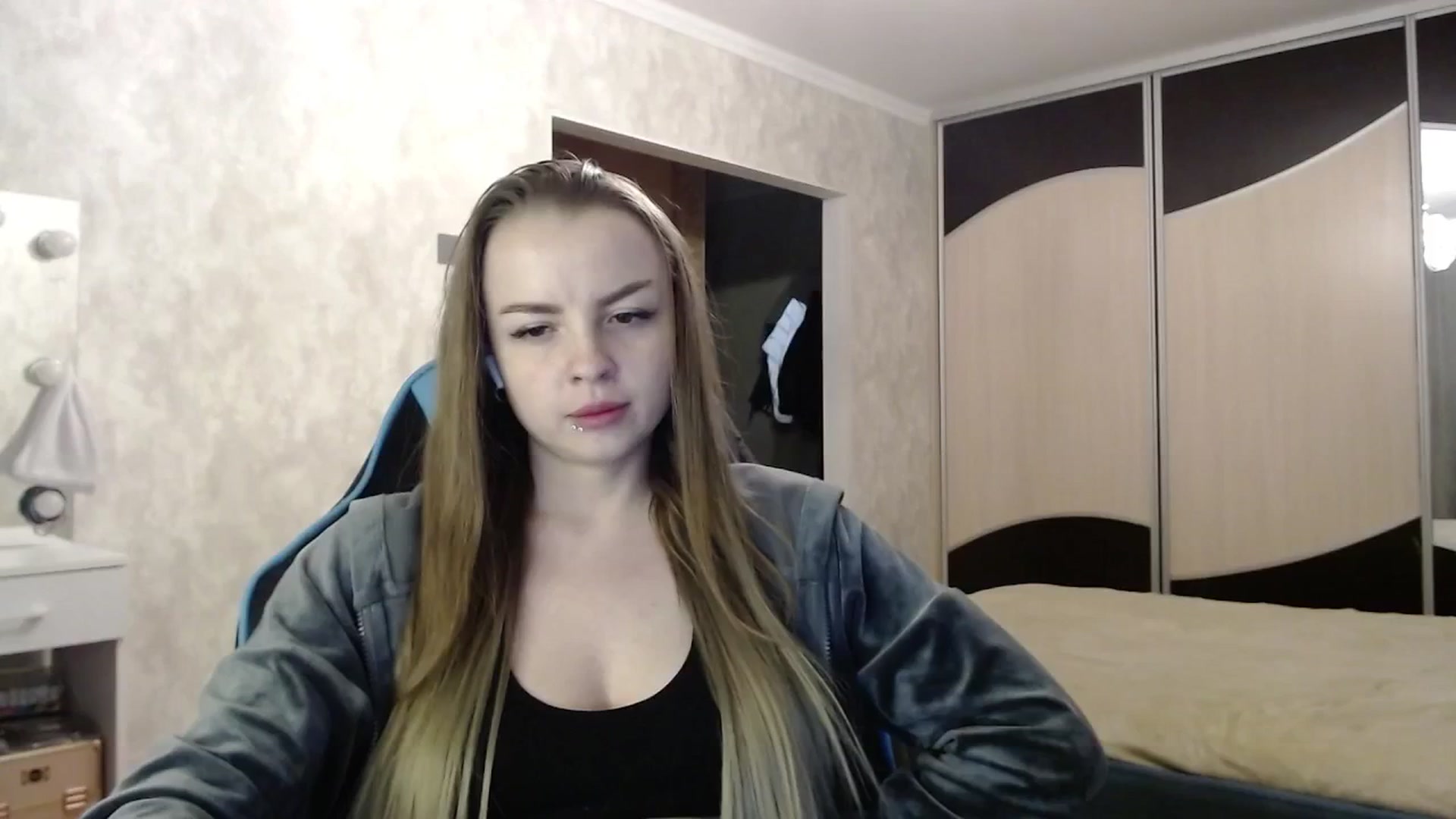 Gallery image thumbnail from Lio_noy's myfreecams stream on, 05/15/2025, 22:54 image 7 of 20