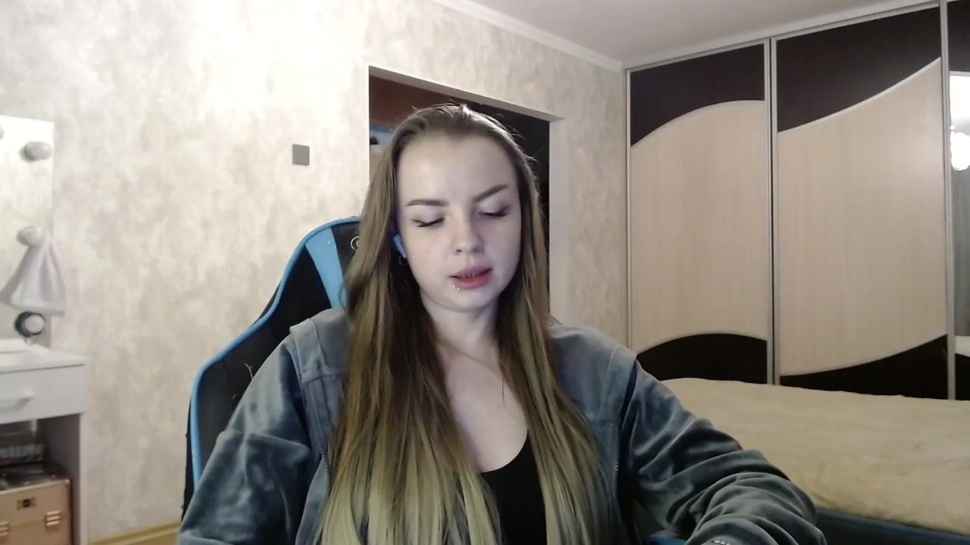 Gallery image thumbnail from Lio_noy's myfreecams stream on, 05/15/2025, 22:54 image 17 of 20