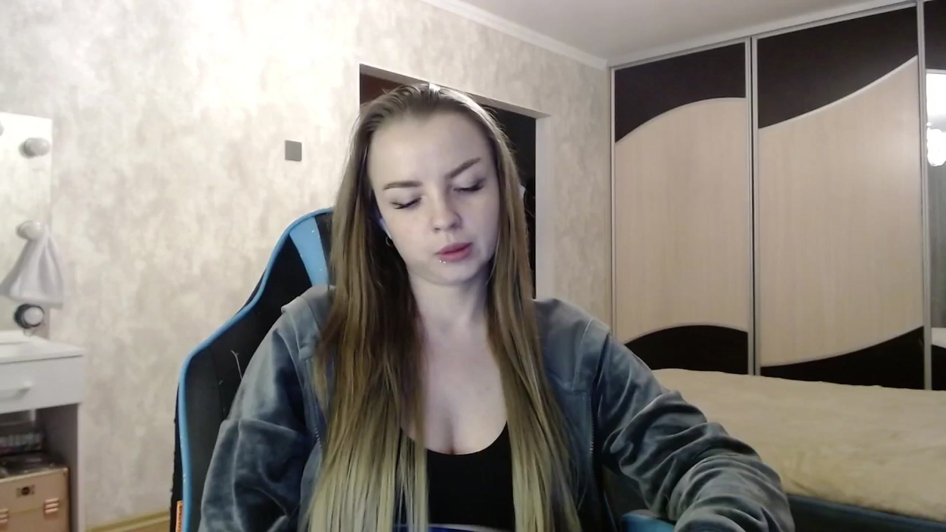 Gallery image thumbnail from Lio_noy's myfreecams stream on, 05/15/2025, 22:54 image 19 of 20