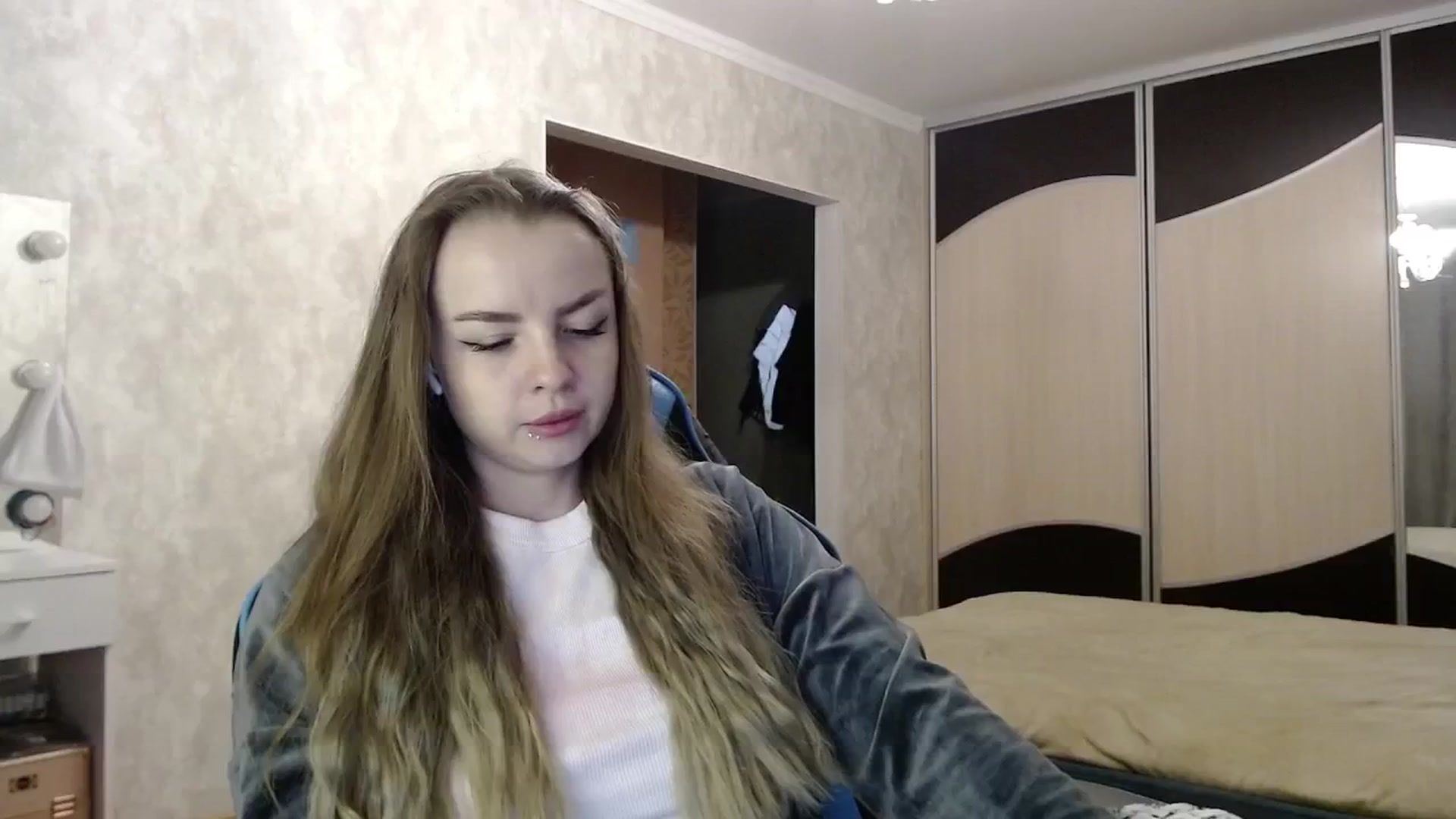 Gallery image thumbnail from Lio_noy's myfreecams stream on, 05/17/2025, 23:38 image 7 of 20
