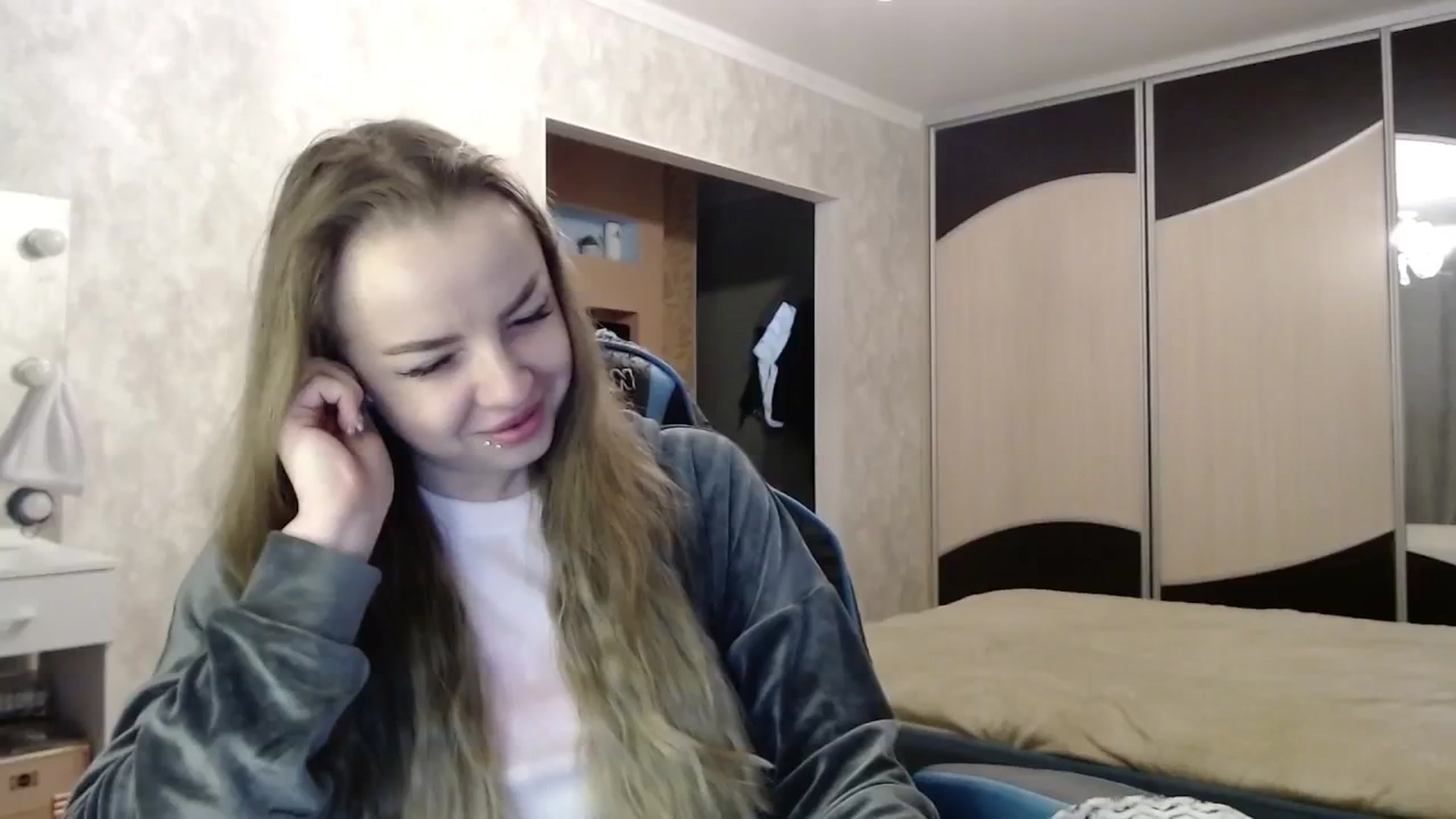 Gallery image thumbnail from Lio_noy's myfreecams stream on, 05/17/2025, 23:38 image 1 of 20