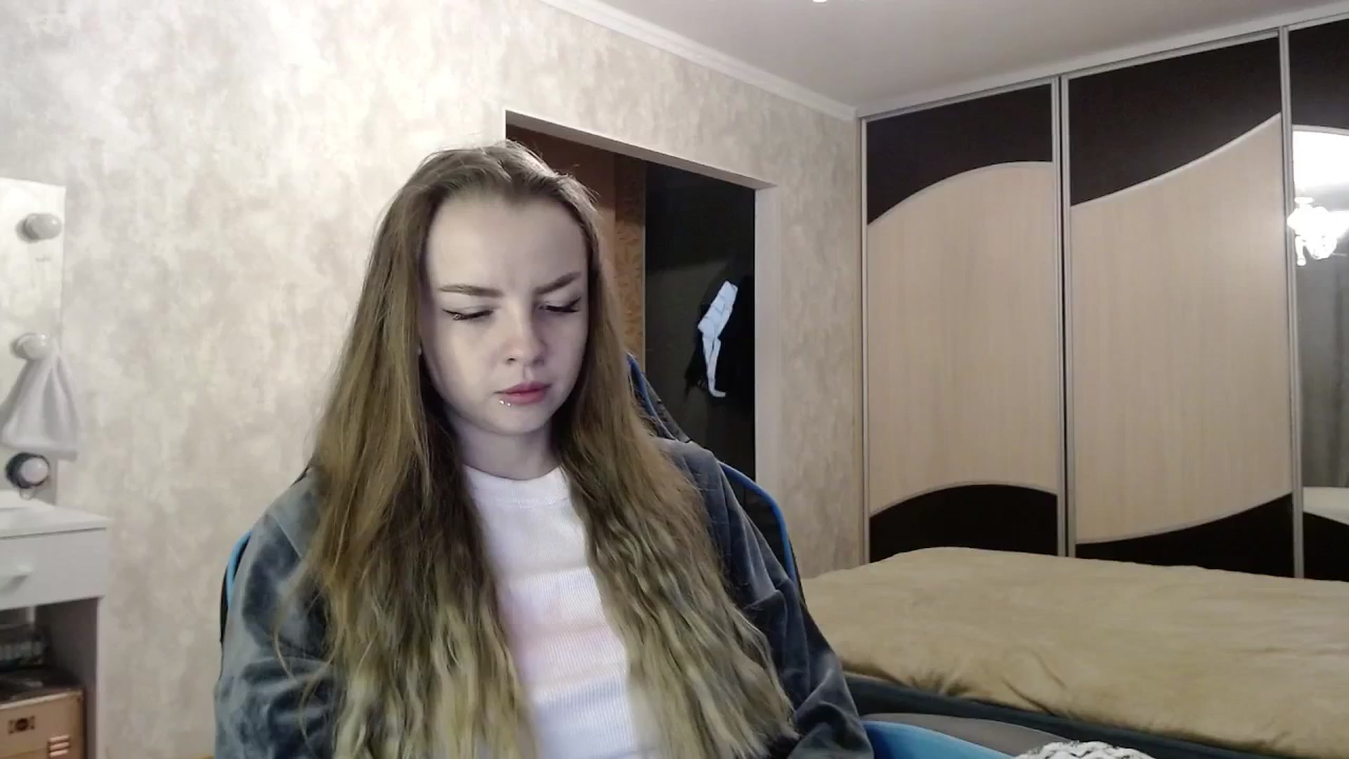 Gallery image thumbnail from Lio_noy's myfreecams stream on, 05/17/2025, 23:38 image 3 of 20